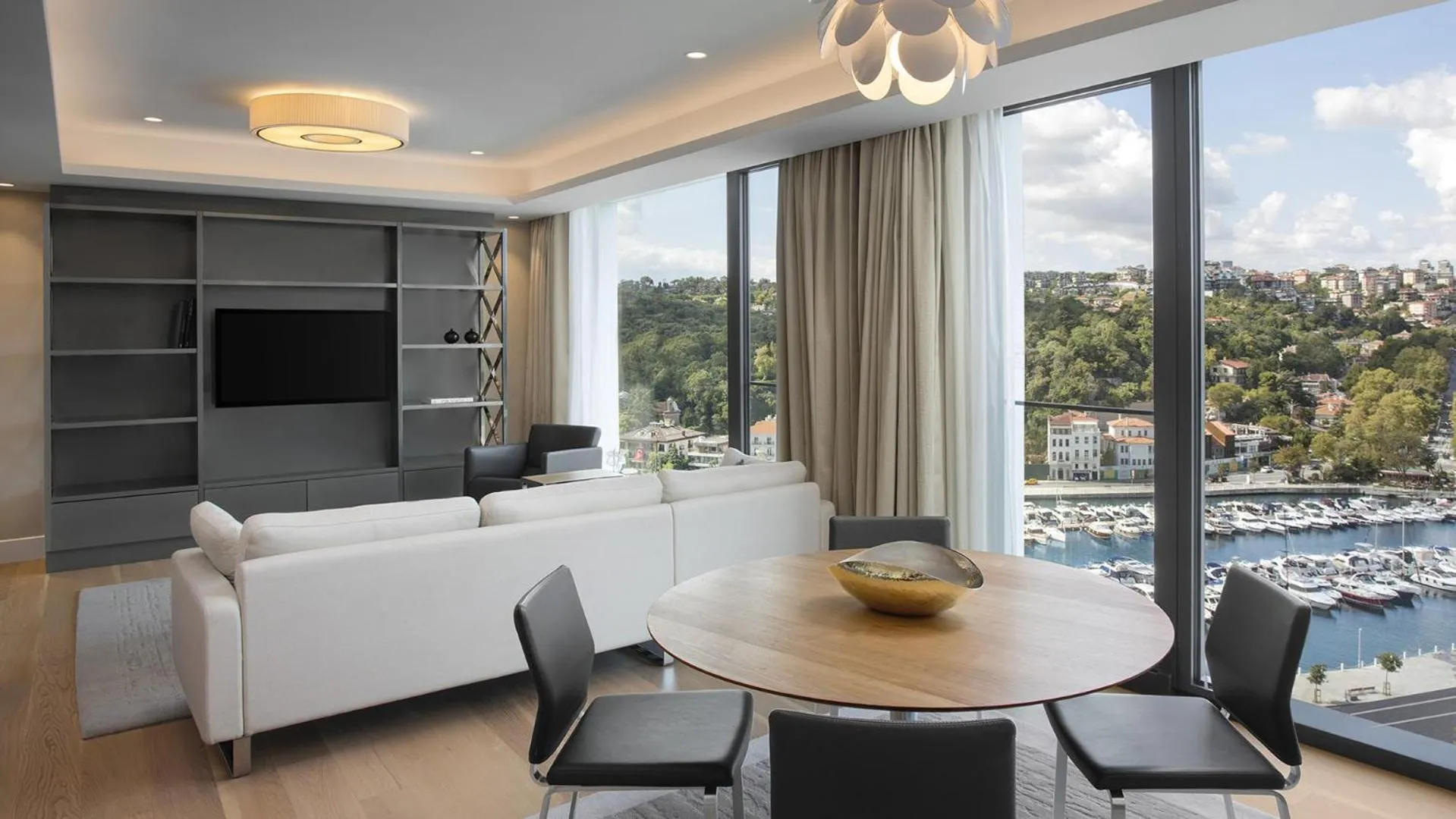 Dining area in The Grand Tarabya Managed by Accor