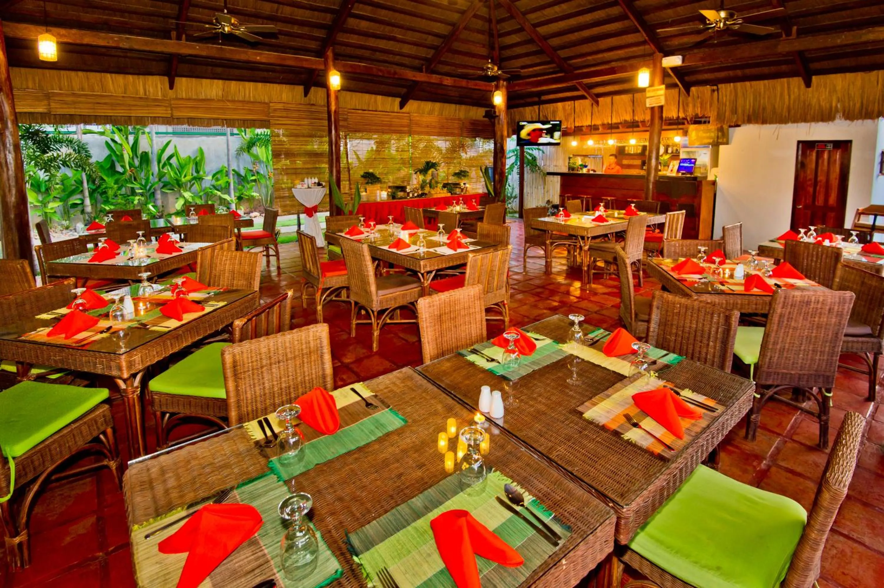 Restaurant/places to eat in Acacia Tree Garden Hotel