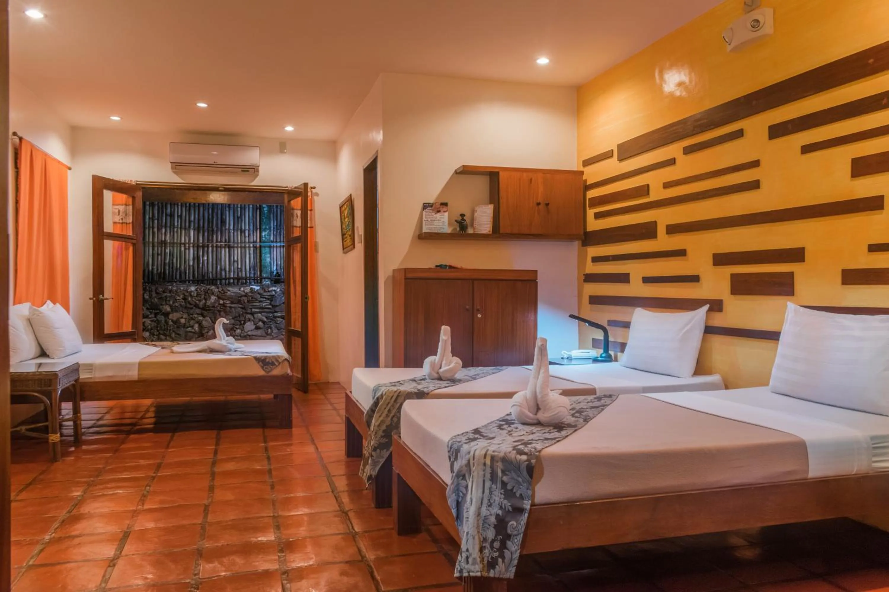 Photo of the whole room, Bed in Acacia Tree Garden Hotel