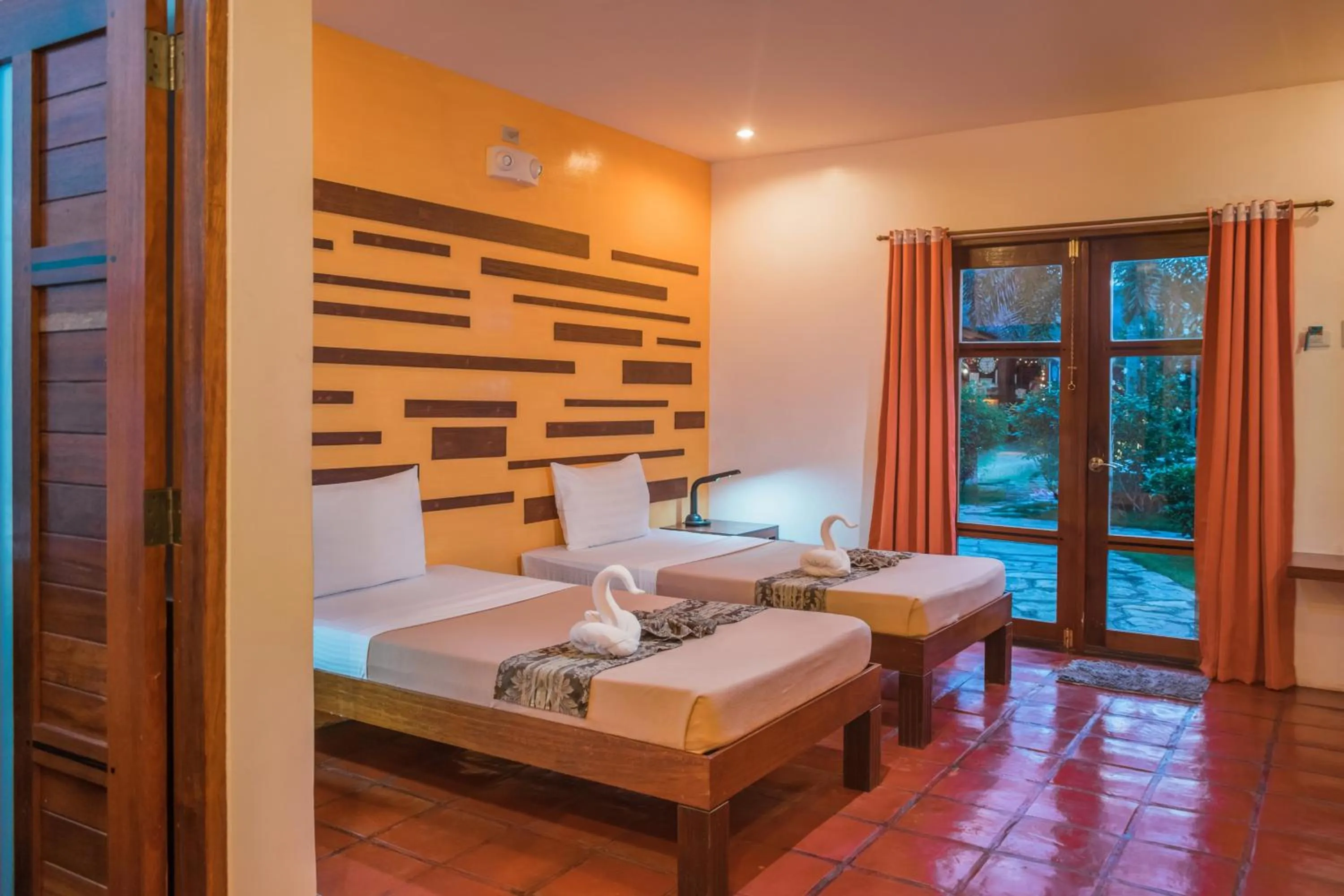 Photo of the whole room, Bed in Acacia Tree Garden Hotel