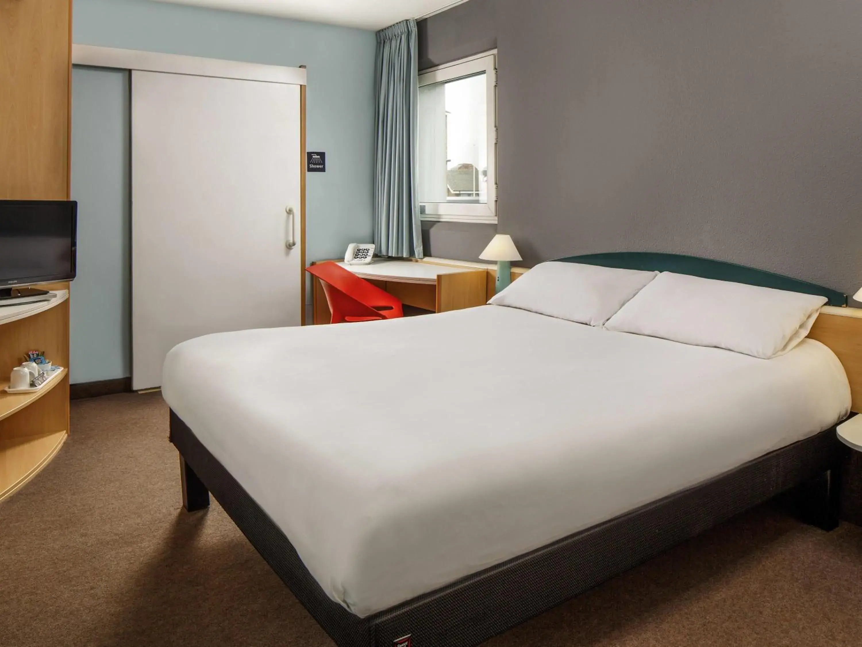 Bedroom, Bed in ibis London Thurrock M25 Bedroom, Bed in ibis London Thurrock M25