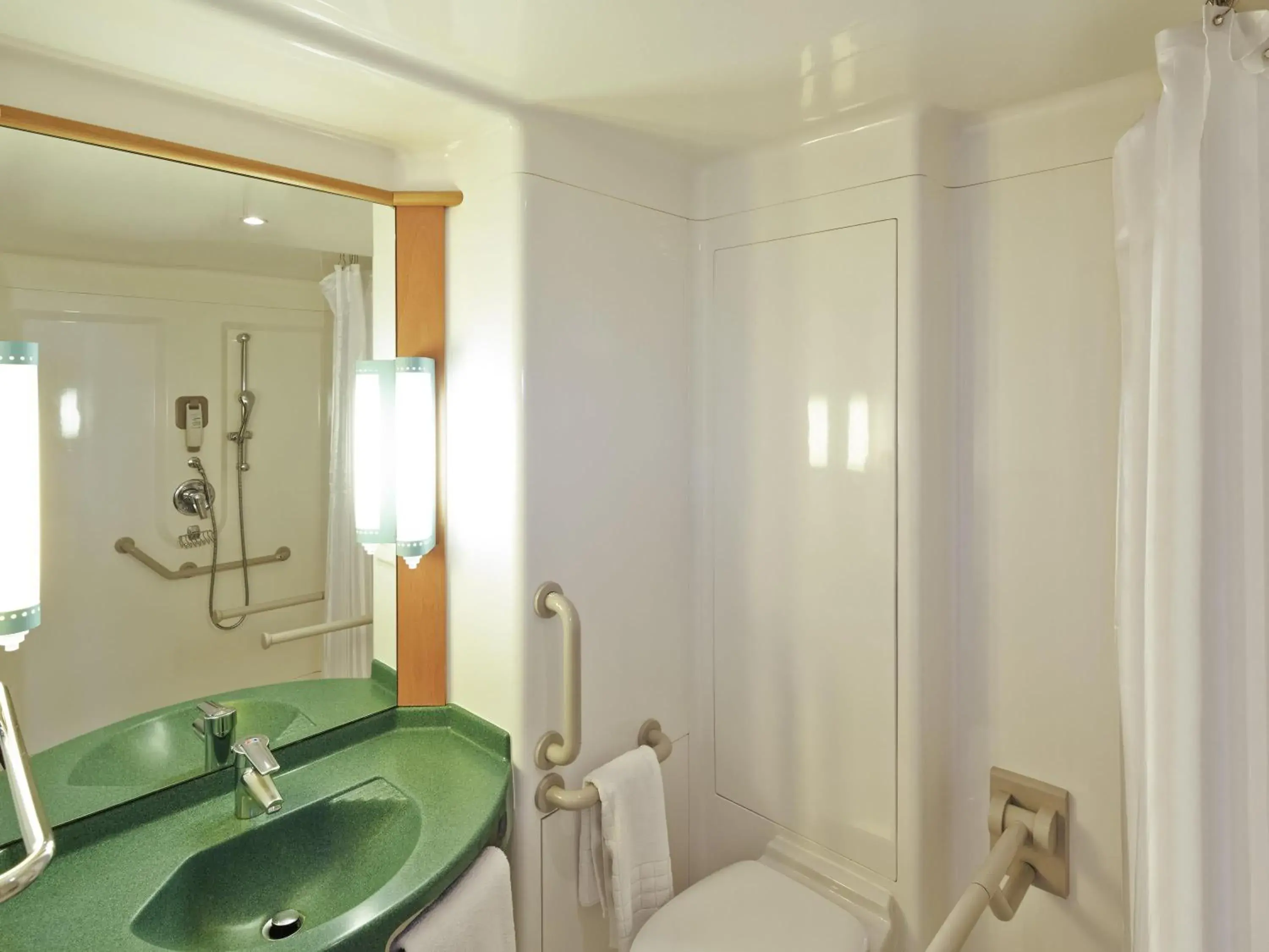 Bedroom in ibis London Thurrock M25 Bedroom in ibis London Thurrock M25