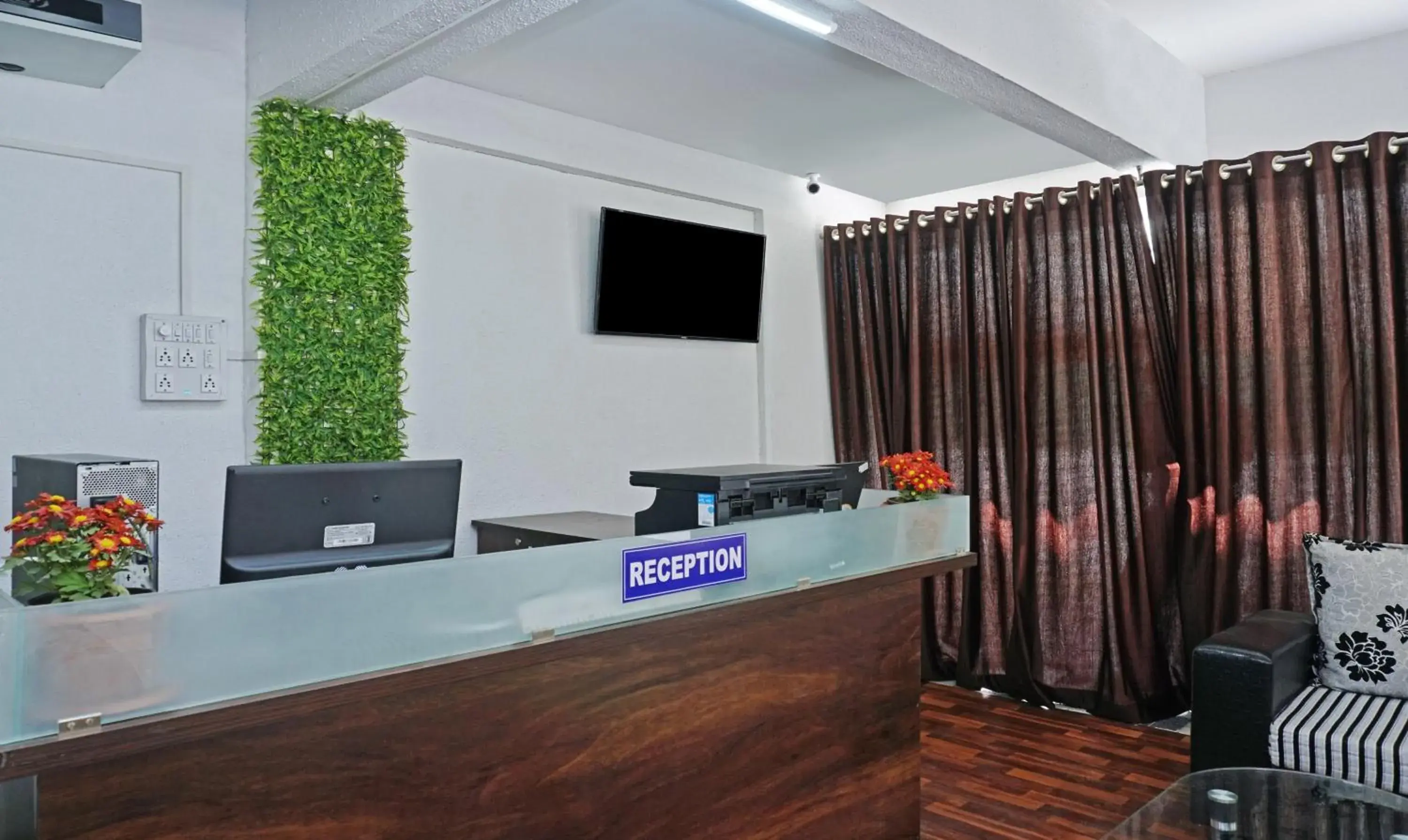 Lobby or reception in Treebo Lotus Baner Lobby or reception in Treebo Lotus Baner