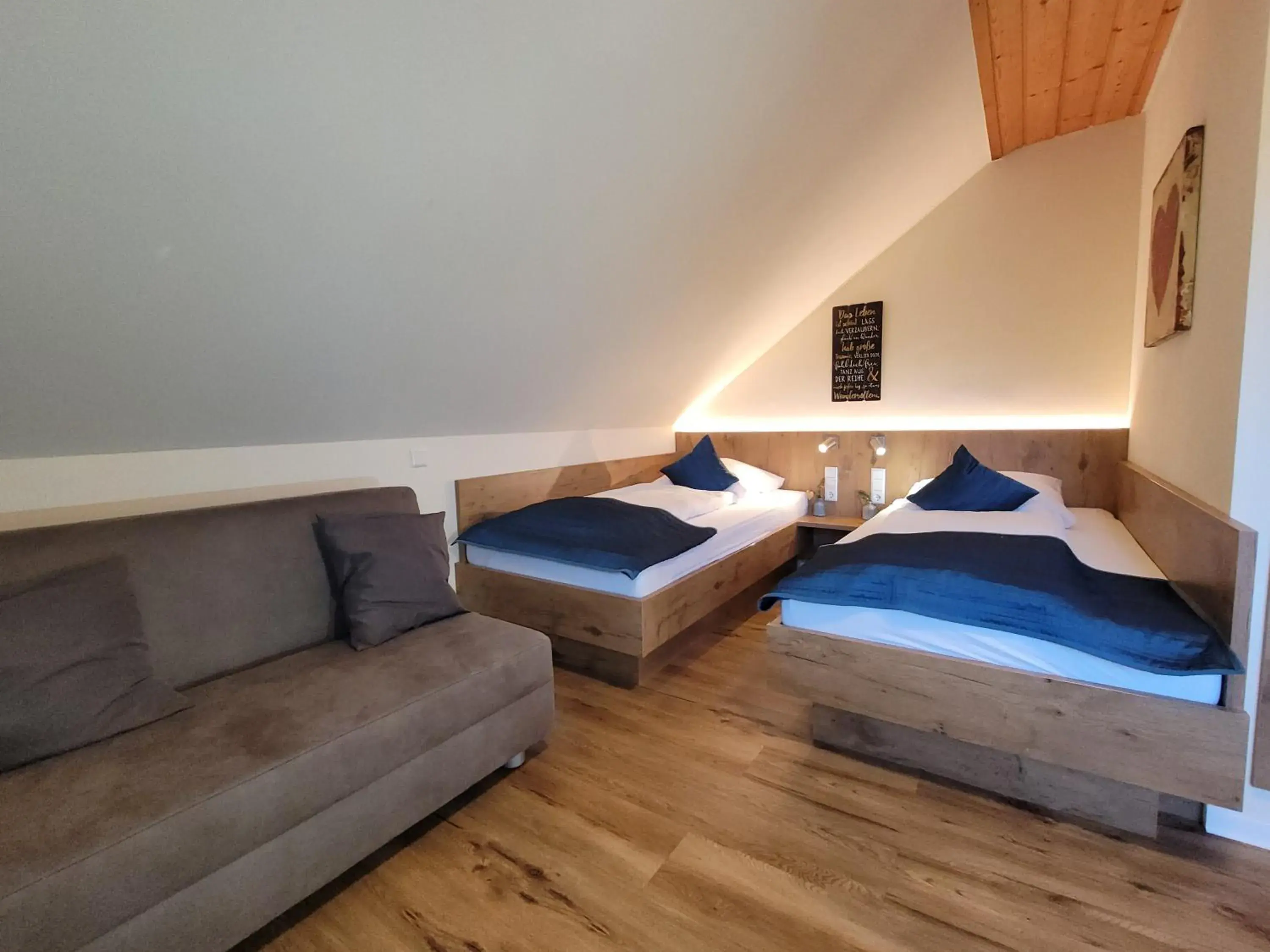 Standard Twin Room with Garden View - single occupancy in Stahlecker Hof Standard Twin Room with Garden View - single occupancy in Stahlecker Hof