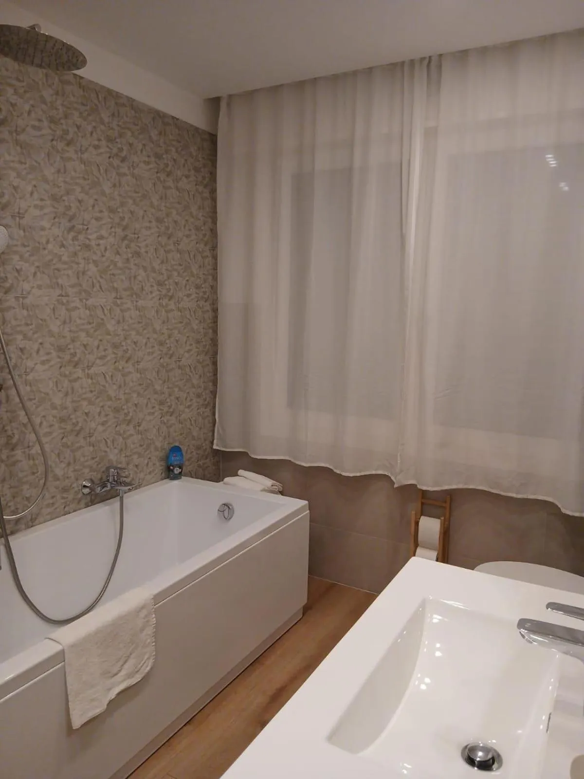 DESDEMA & OPERA Rooms