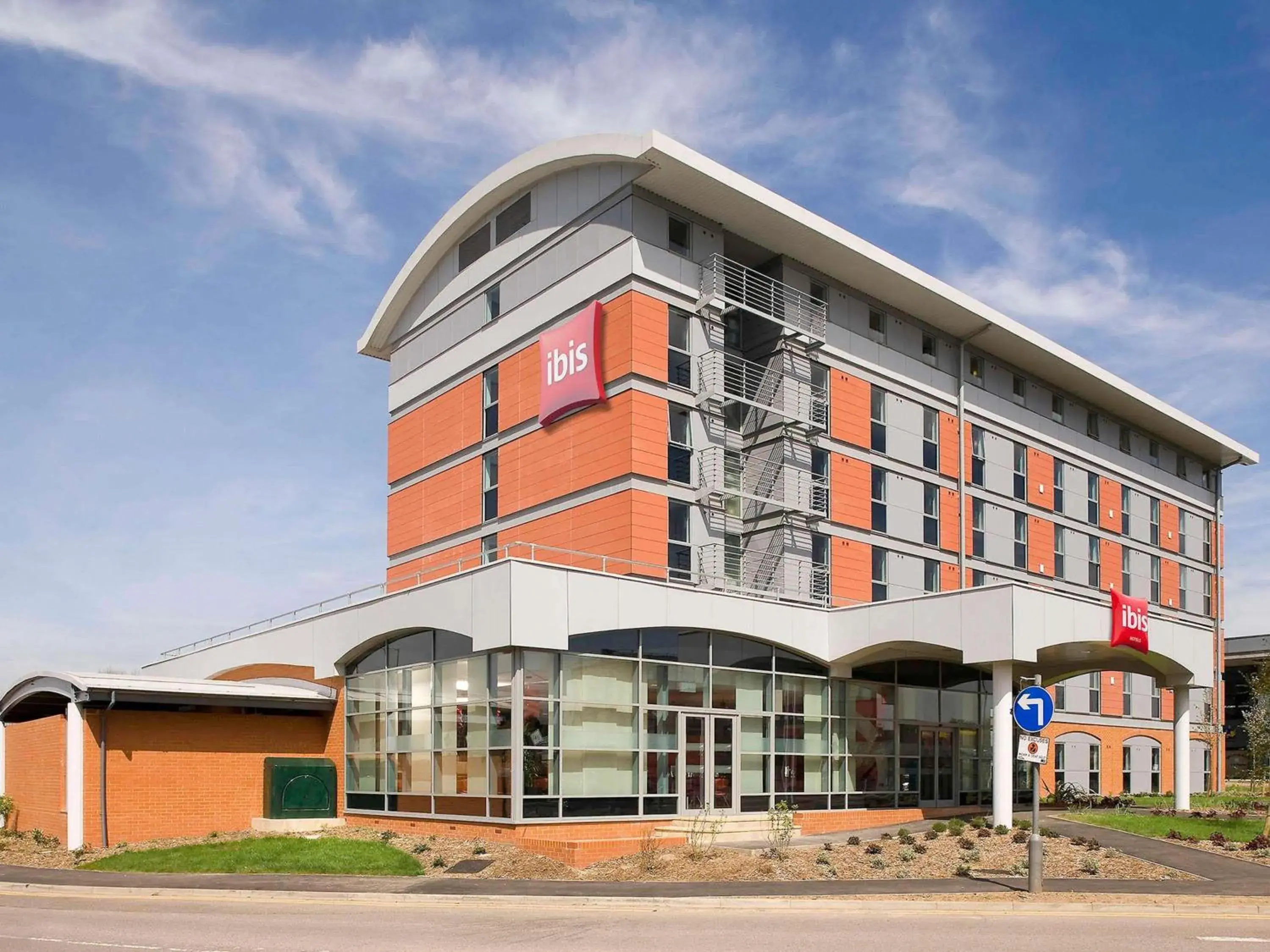 Property building in ibis London Elstree Borehamwood Property building in ibis London Elstree Borehamwood