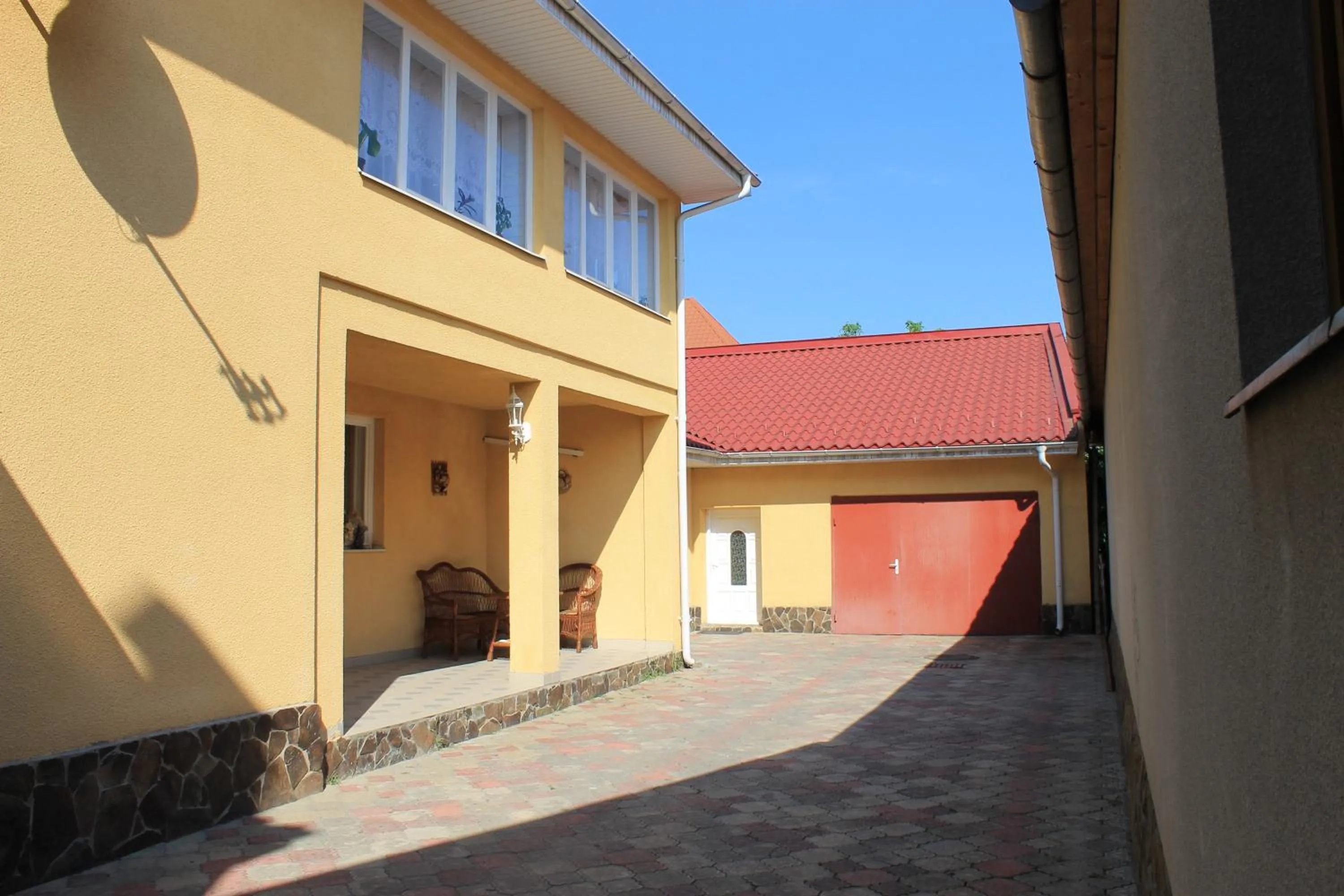 Facade/entrance in Mala Praha