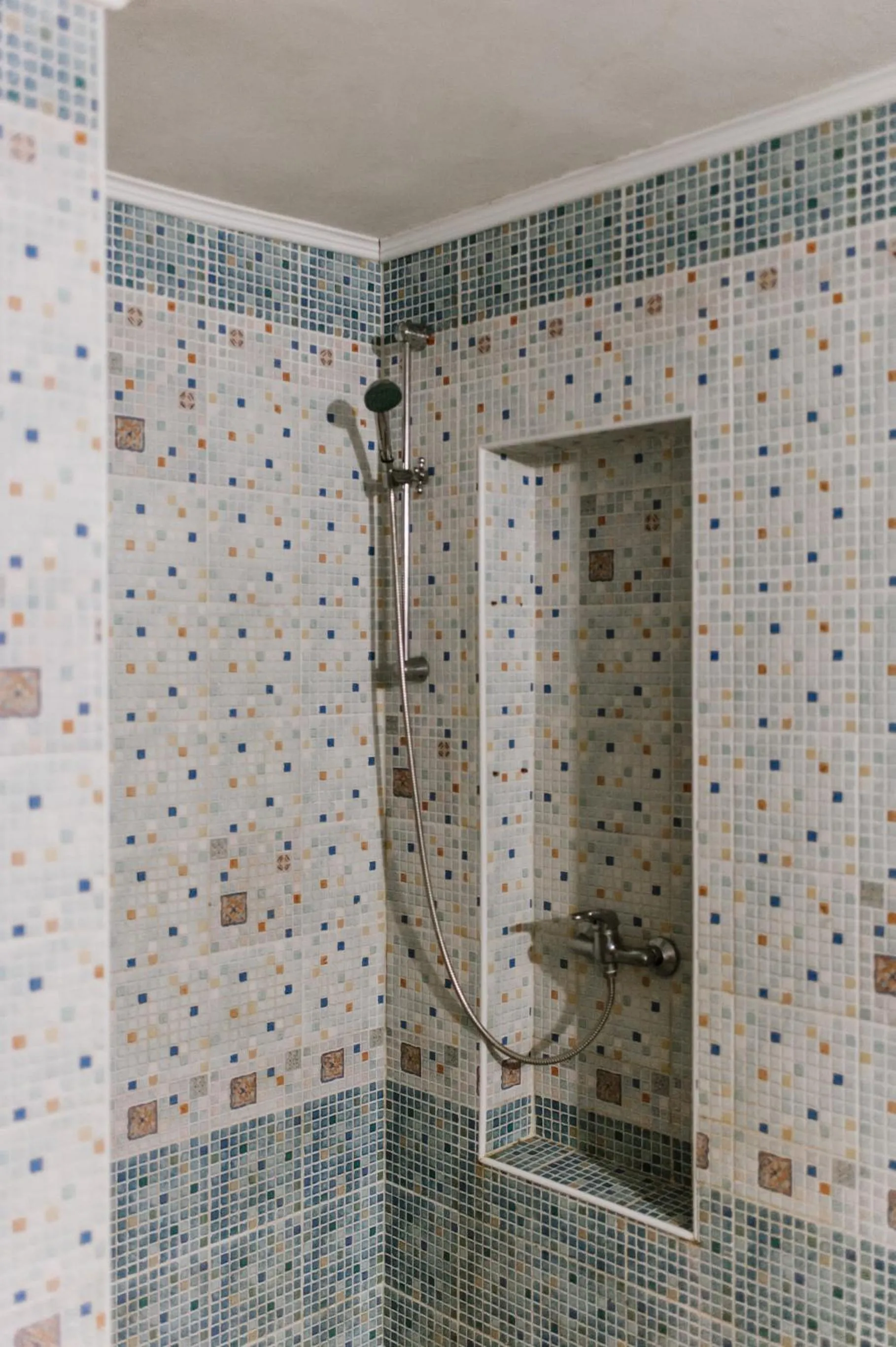 Shower in Mala Praha