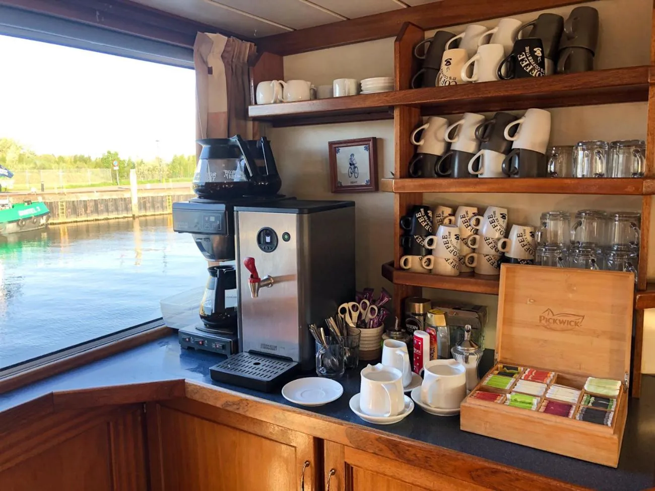 Breakfast in Hotelboat Angeline