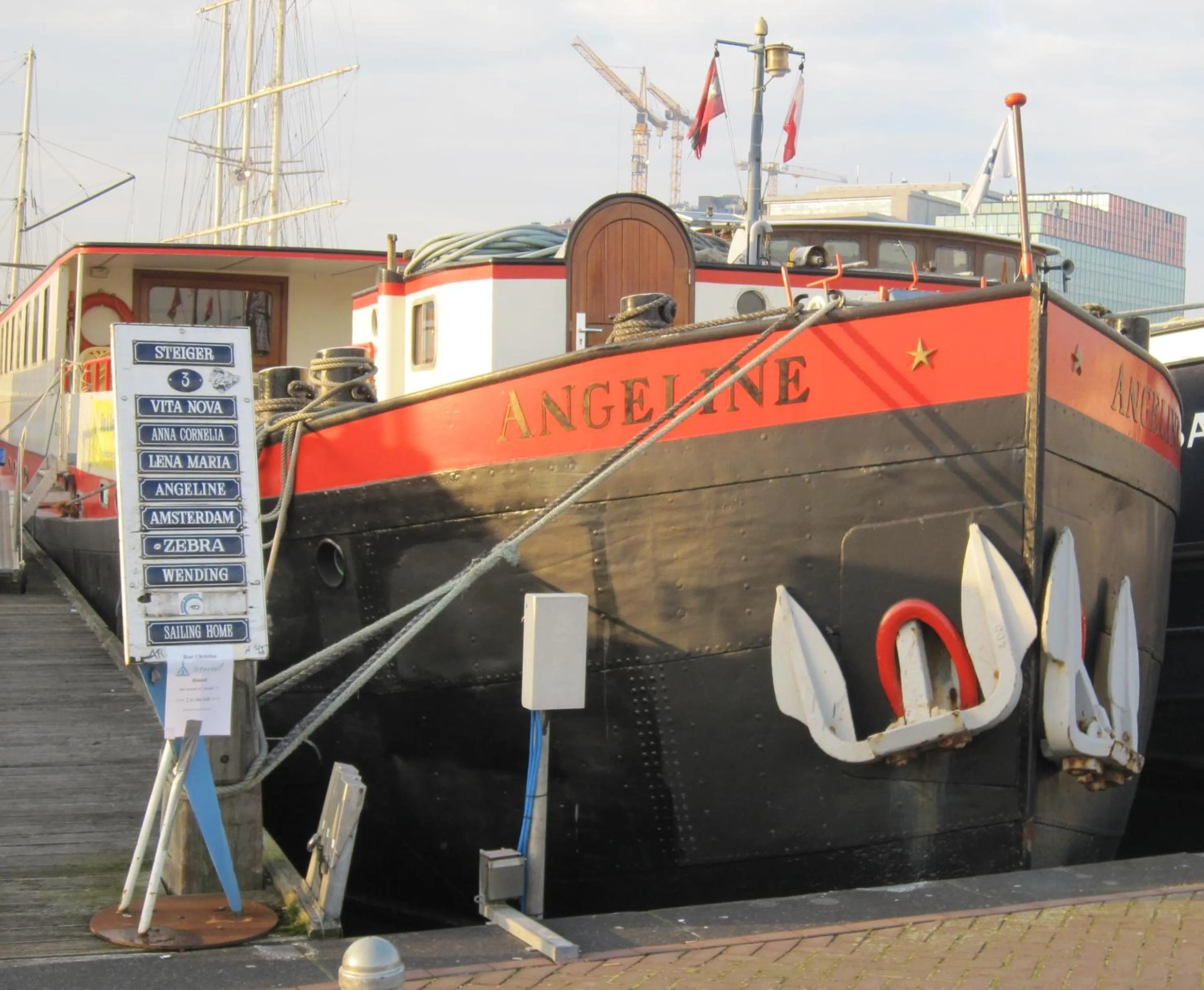 Property building in Hotelboat Angeline