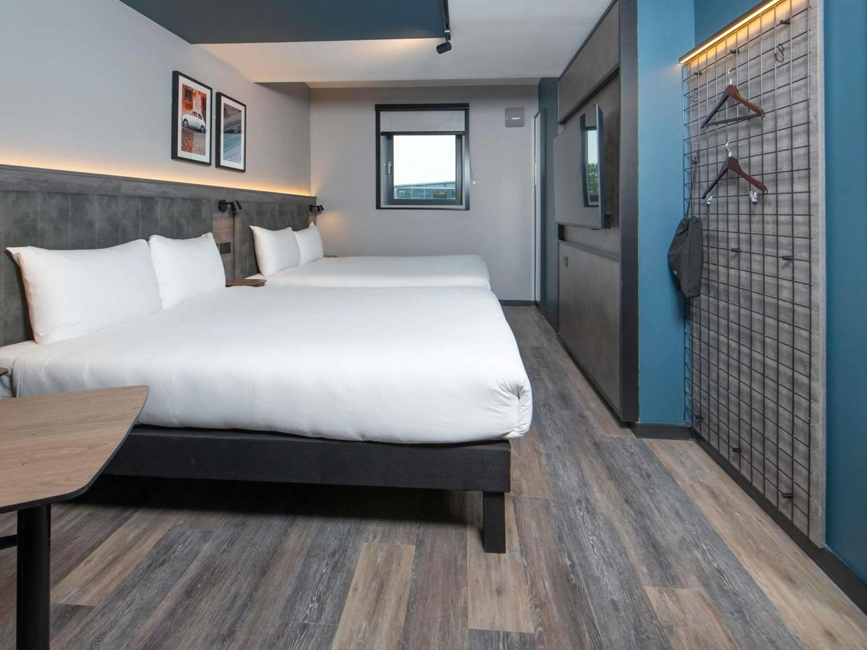 Bedroom, Bed in ibis Styles London Gatwick Airport