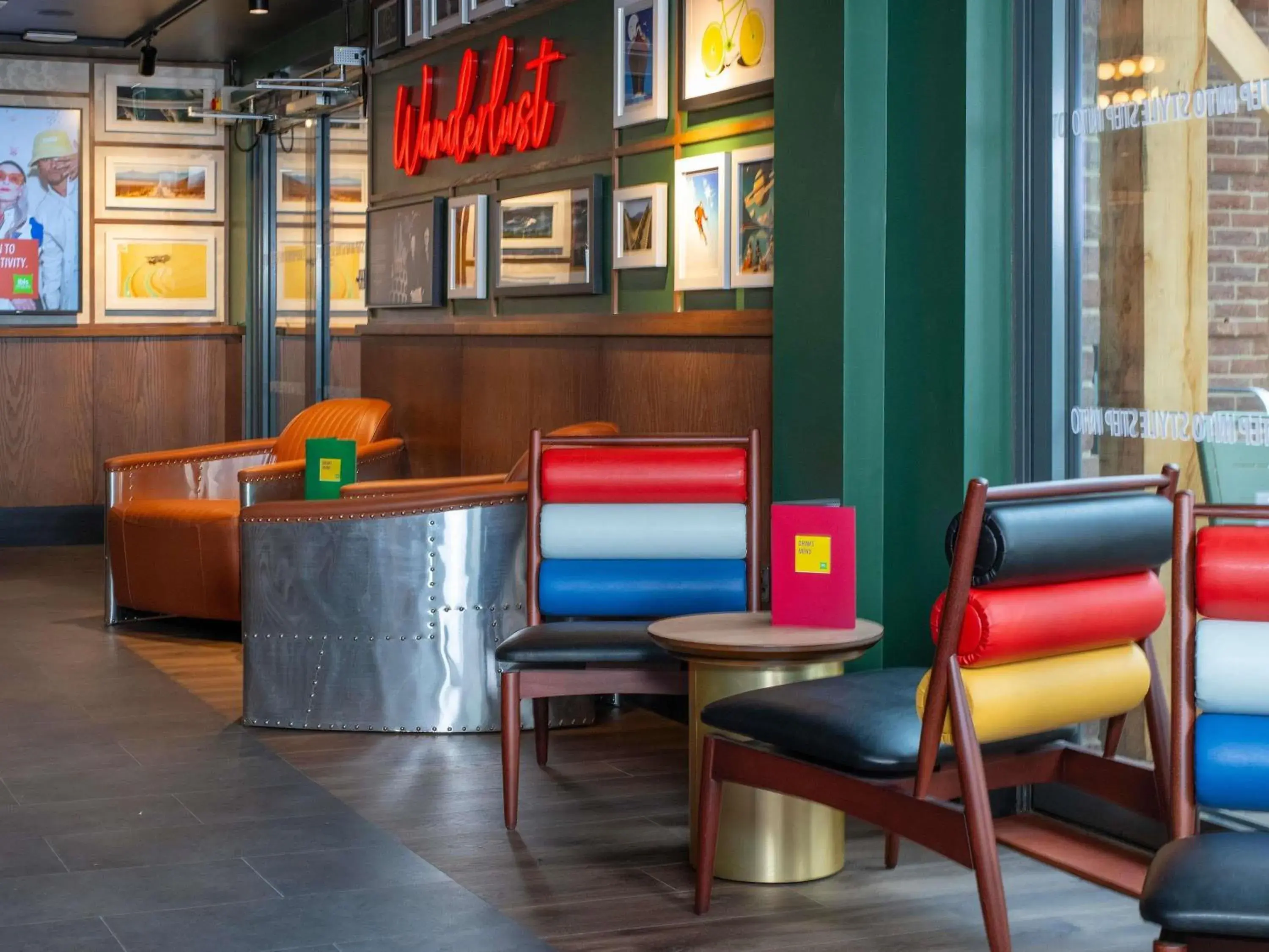 Property building in ibis Styles London Gatwick Airport Property building in ibis Styles London Gatwick Airport