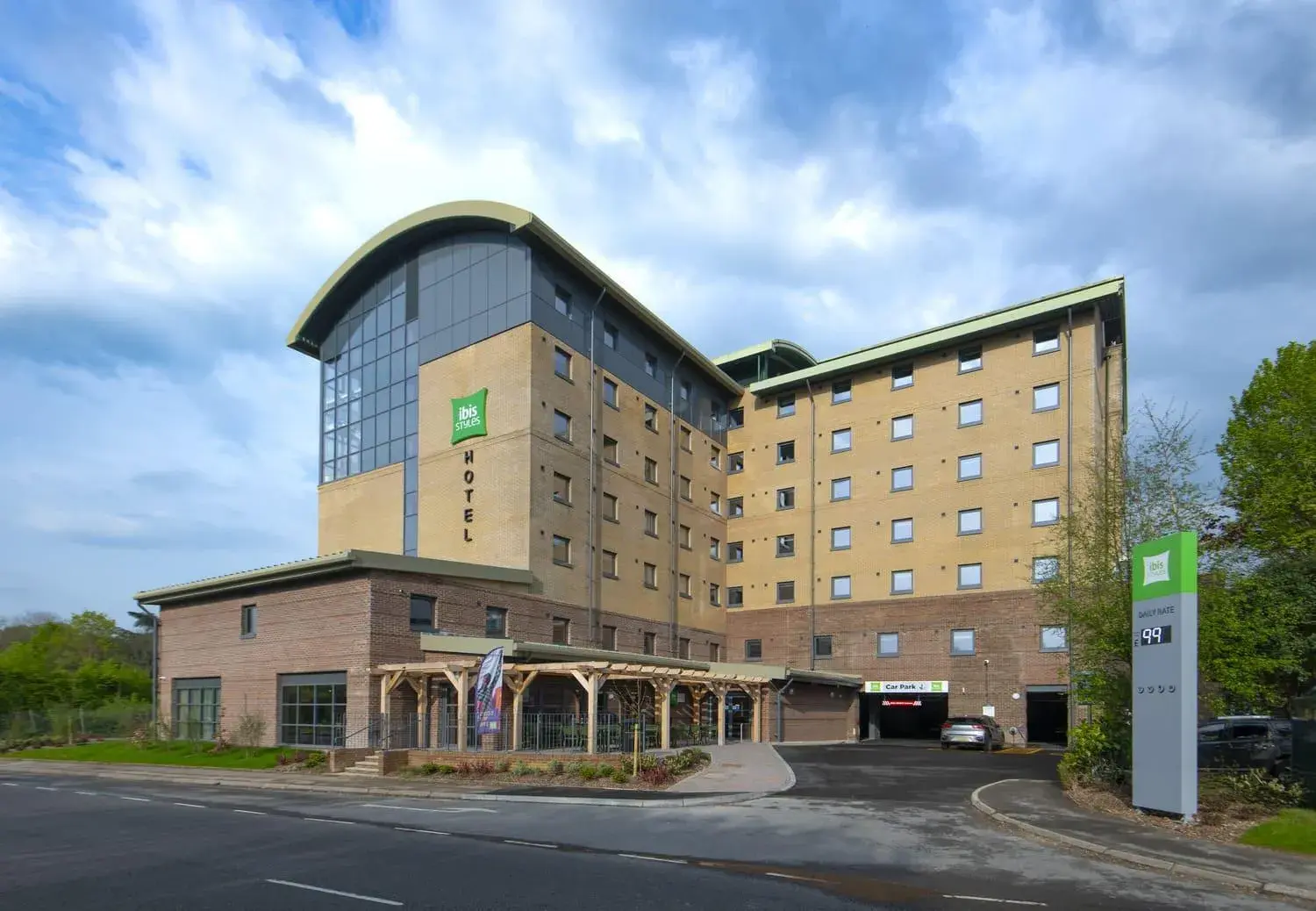 Property building in ibis Styles London Gatwick Airport Property building in ibis Styles London Gatwick Airport
