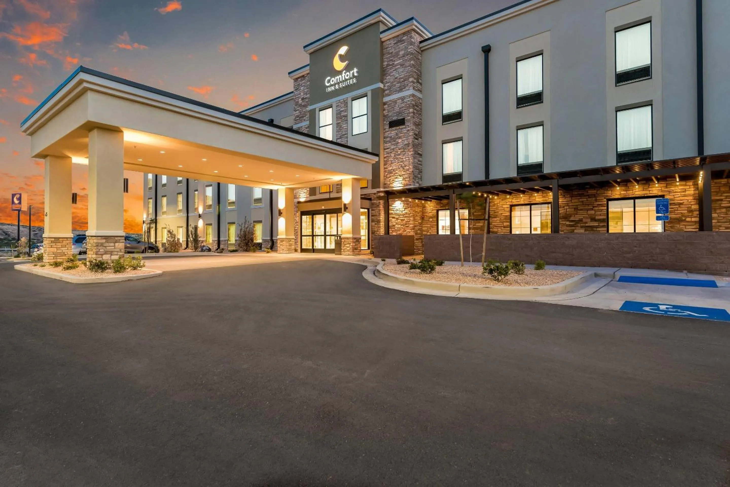 Property building in Comfort Inn & Suites Zion Park Area