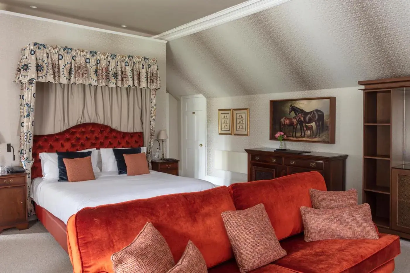 Castle Suite in SCHLOSS Roxburghe, part of Destination by Hyatt Castle Suite in SCHLOSS Roxburghe, part of Destination by Hyatt