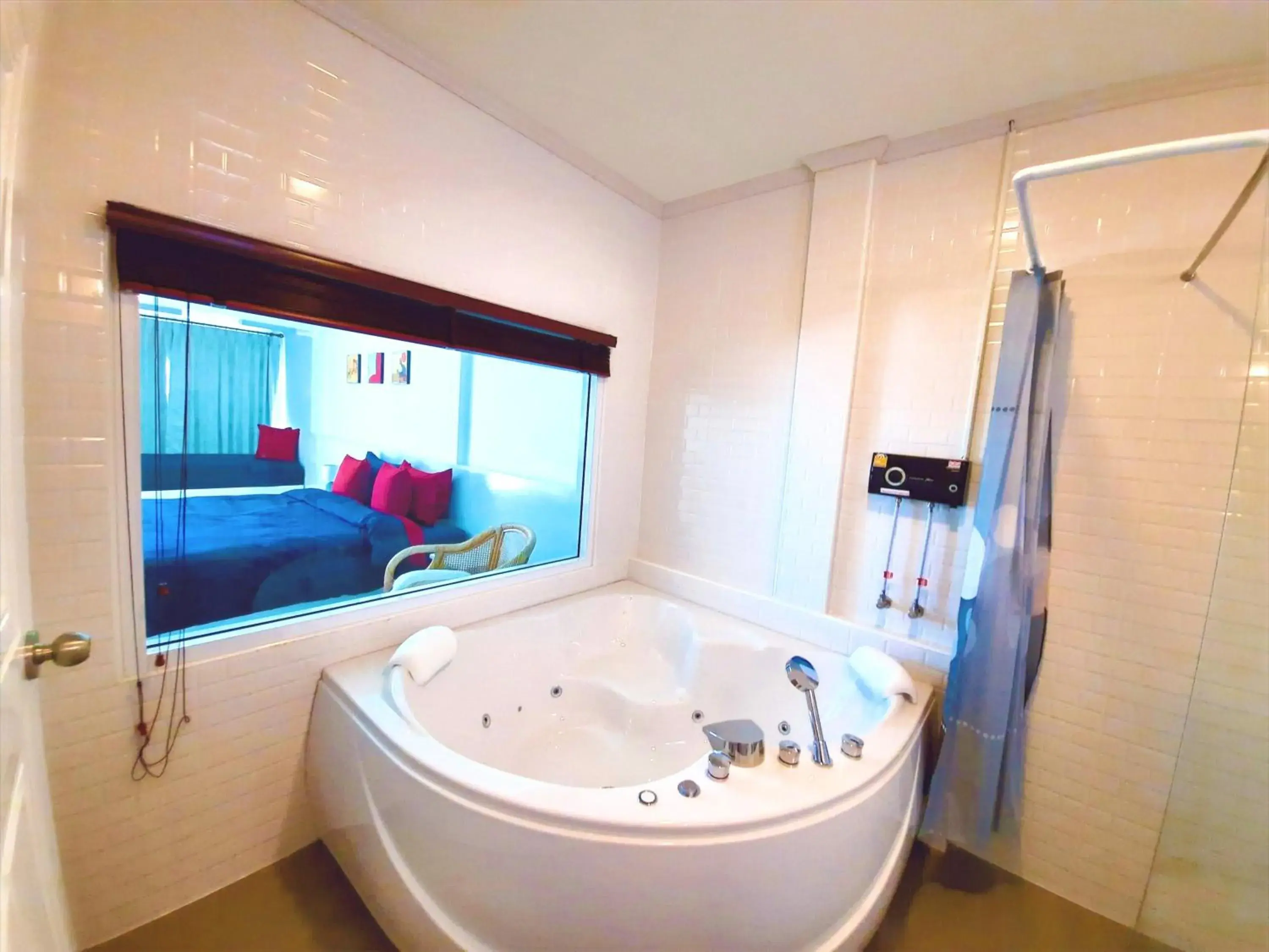 Bathroom in Koh Larn Riviera