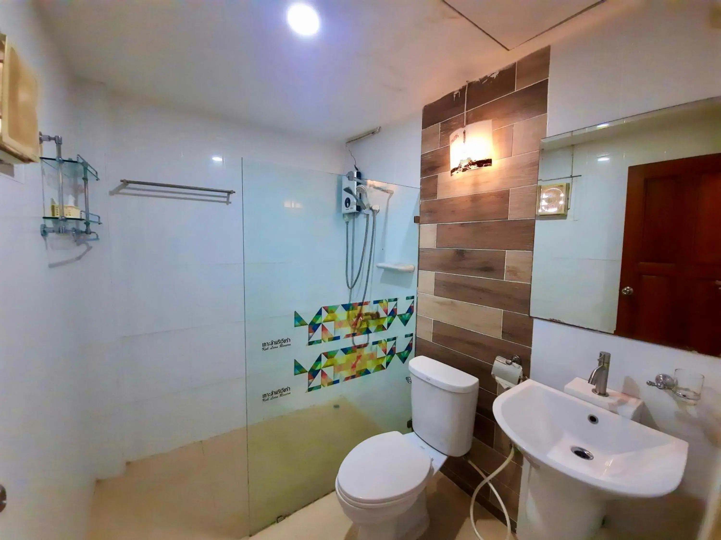 Bathroom in Koh Larn Riviera