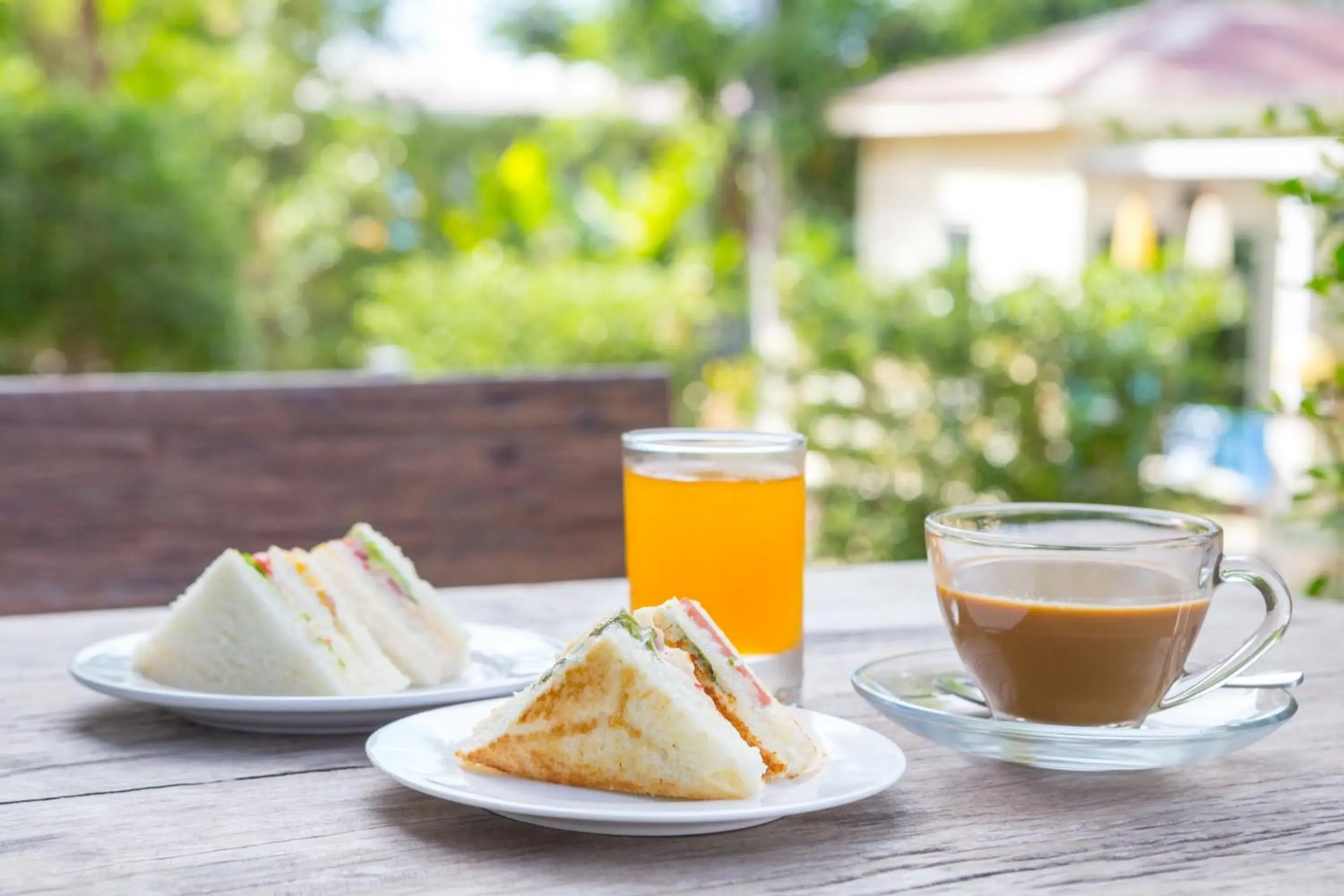 Breakfast in Koh Larn Riviera