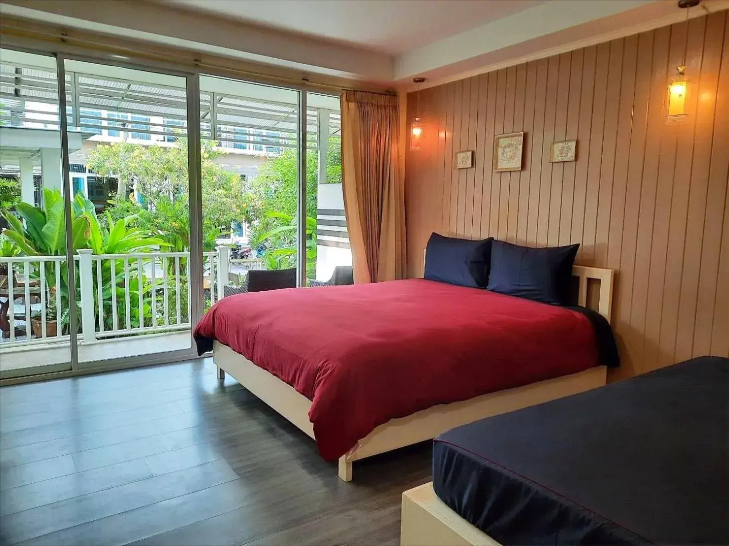 Bedroom, Bed in Koh Larn Riviera