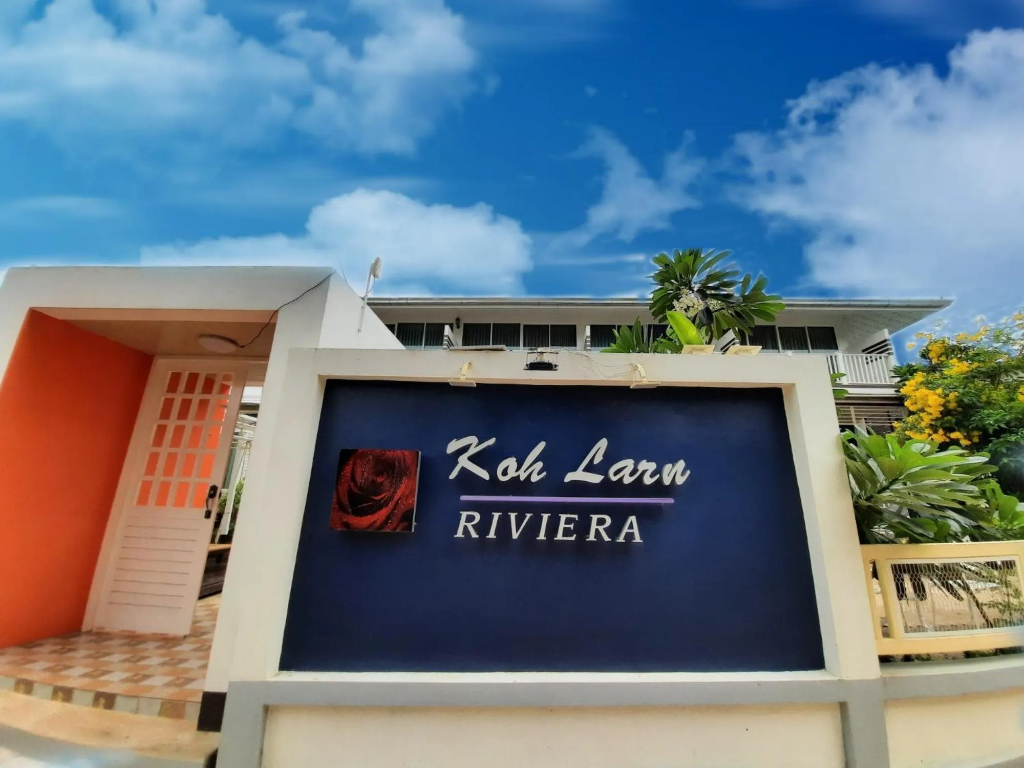 Facade/entrance in Koh Larn Riviera