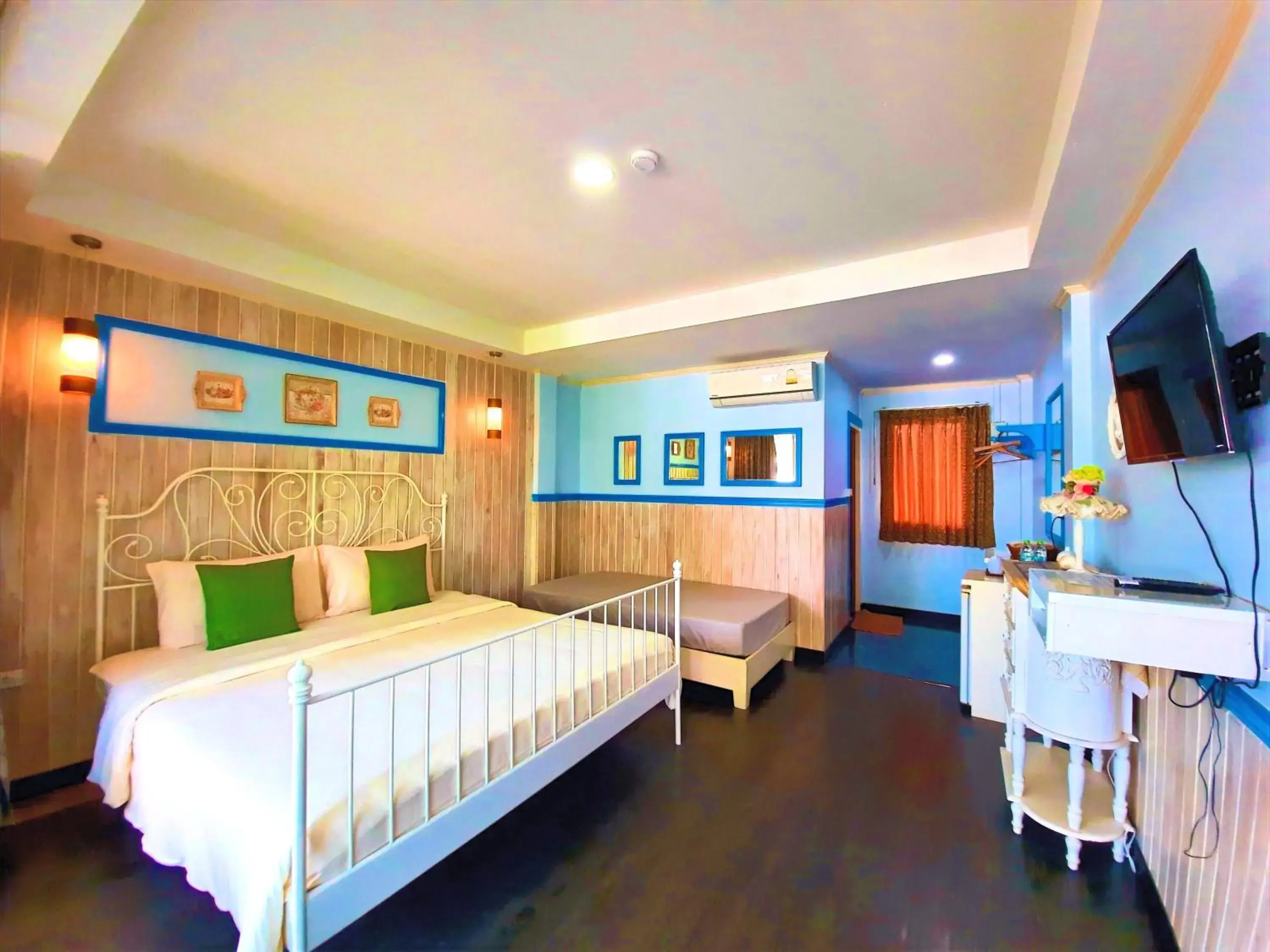 Photo of the whole room in Koh Larn Riviera