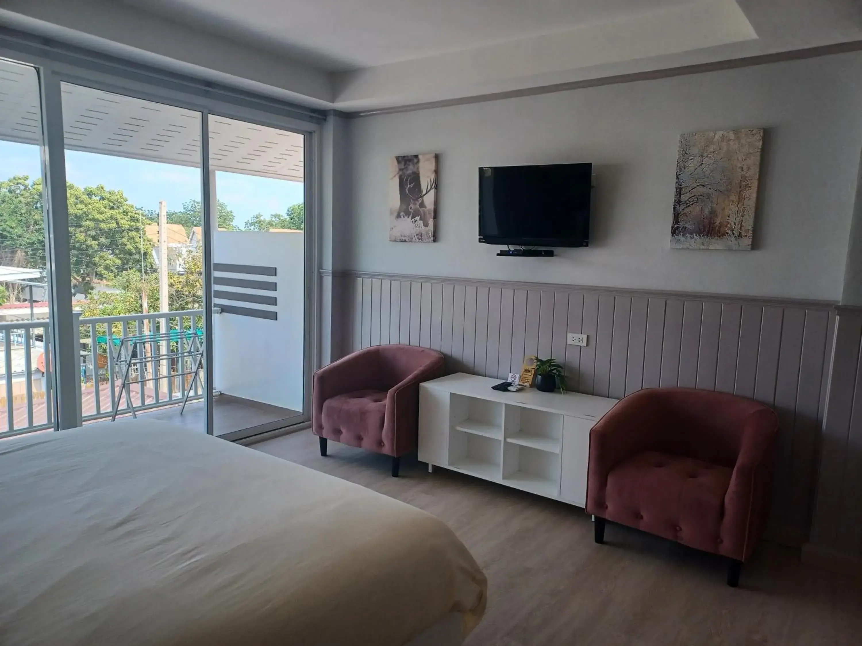 Bedroom, Seating Area in Koh Larn Riviera