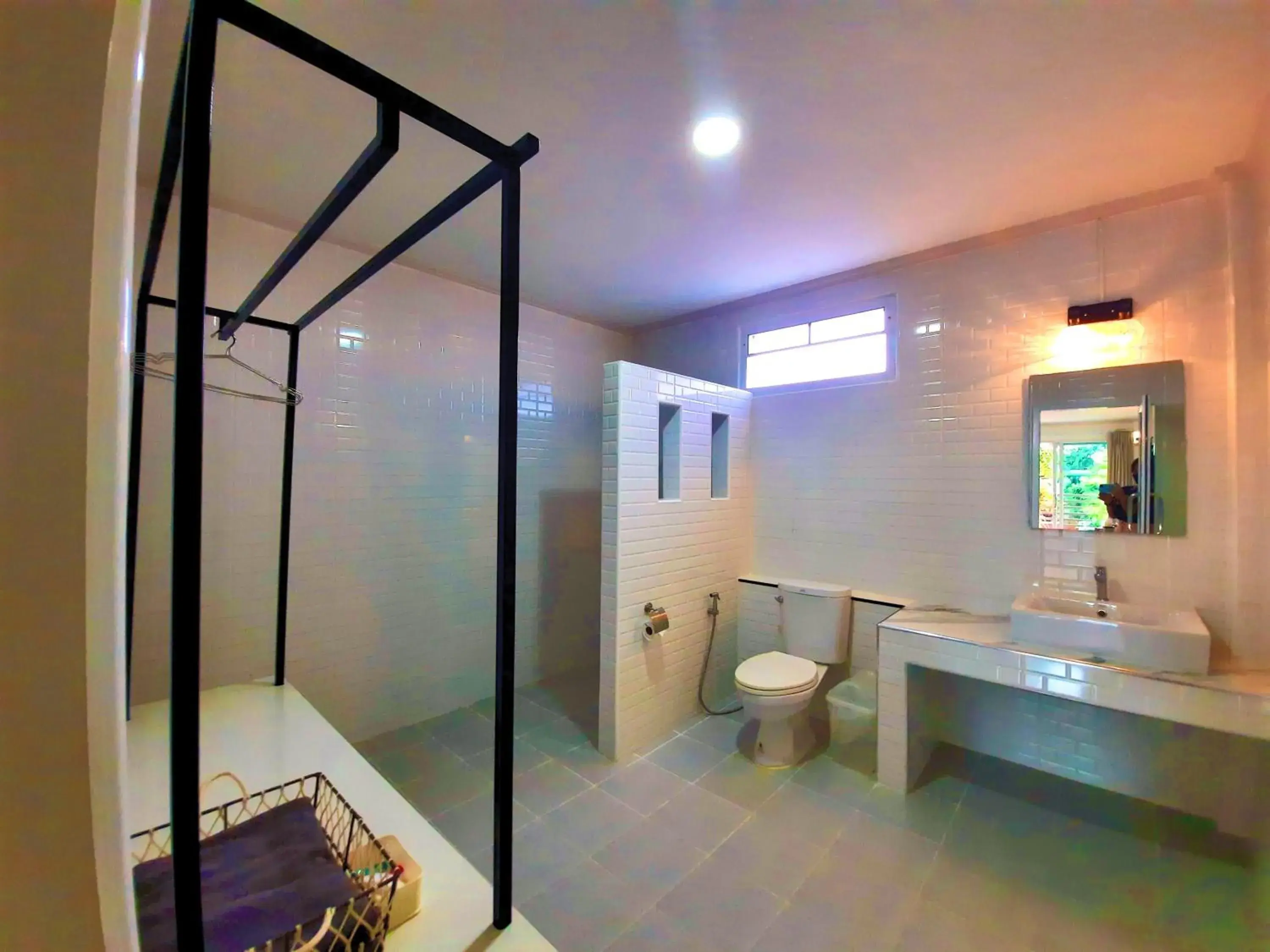 Bathroom in Koh Larn Riviera