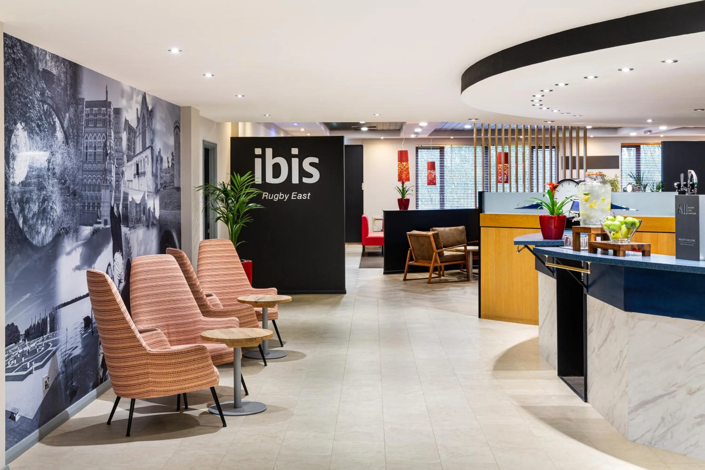 Lobby or reception in ibis Rugby East