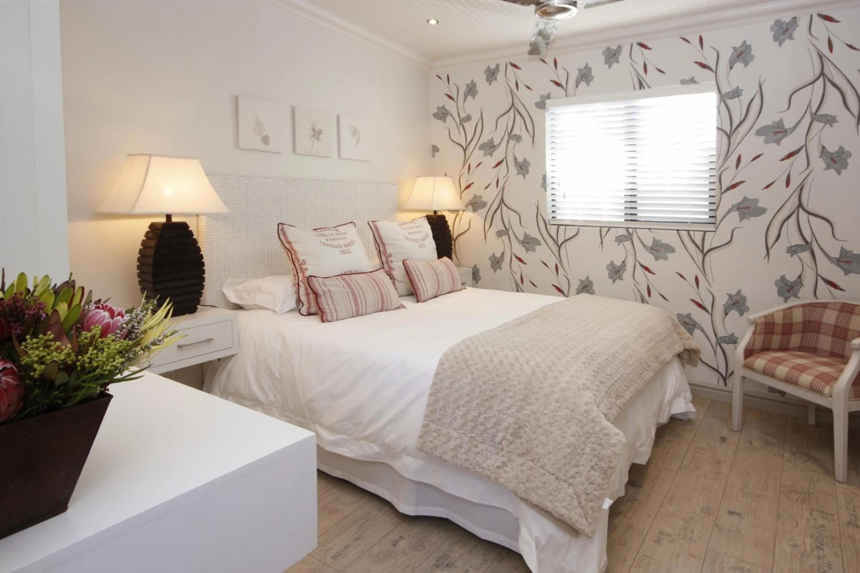 Shower, Bed in The Potting Shed Guest House