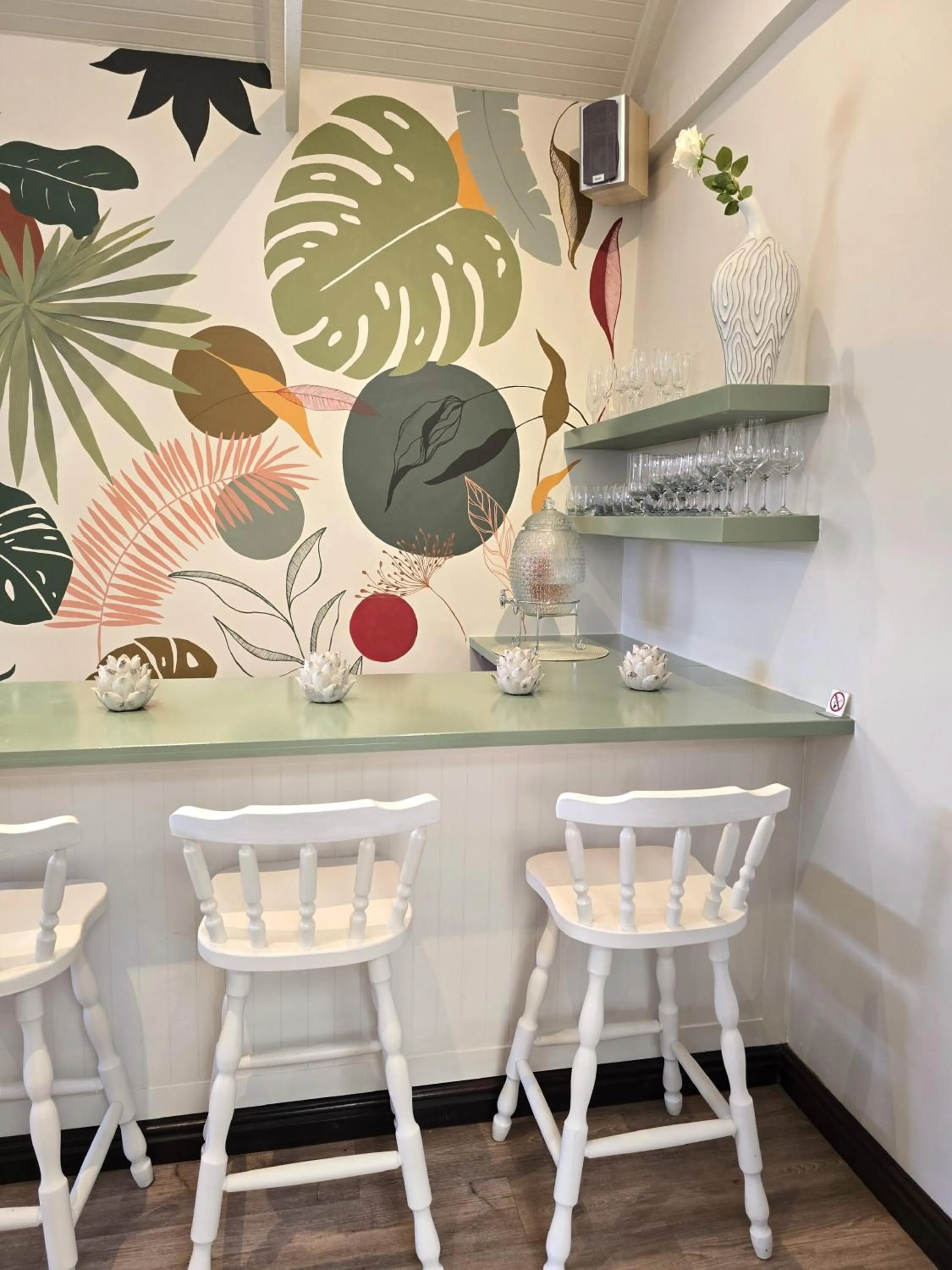 TV and multimedia in The Potting Shed Guest House