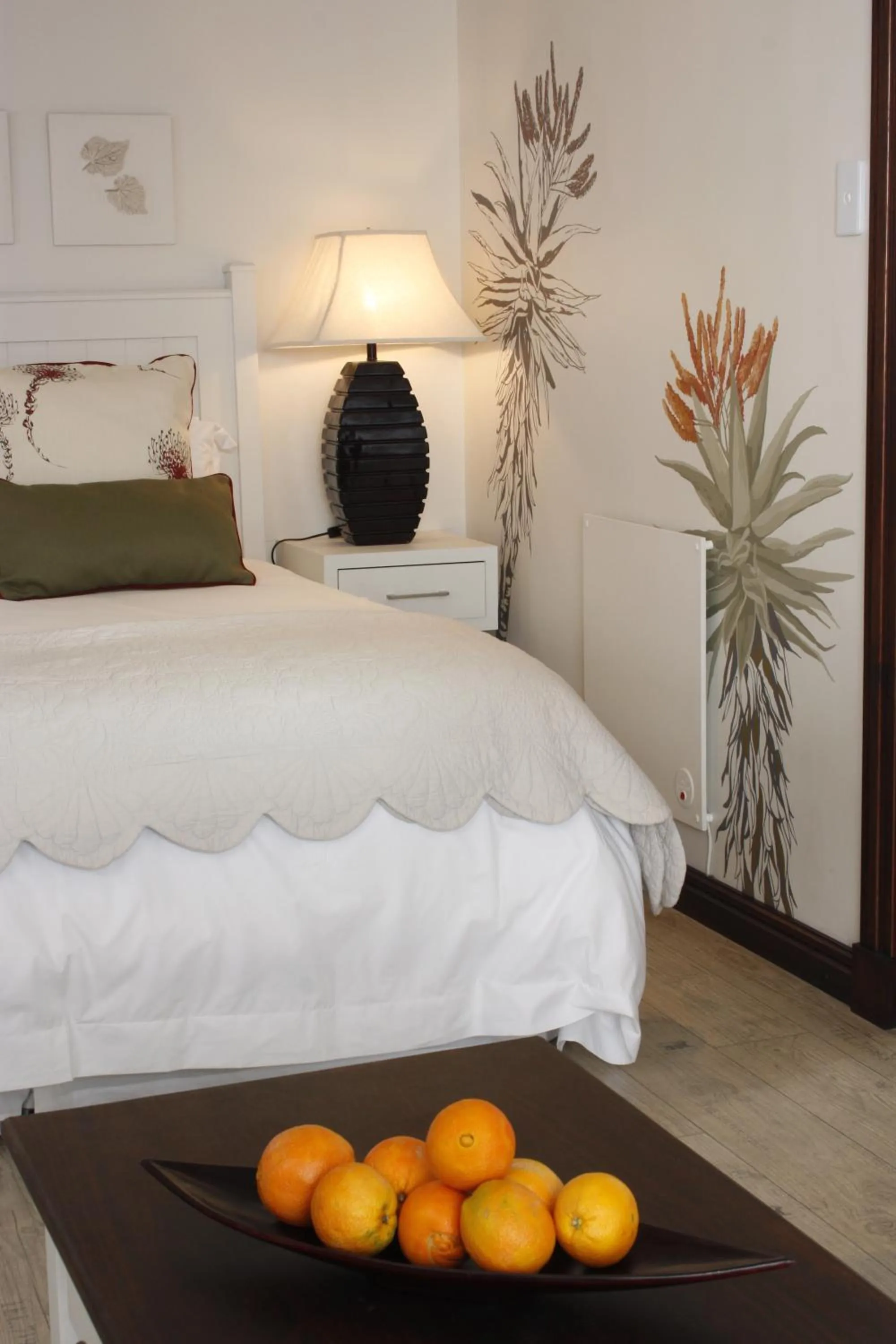 Patio, Bed in The Potting Shed Guest House