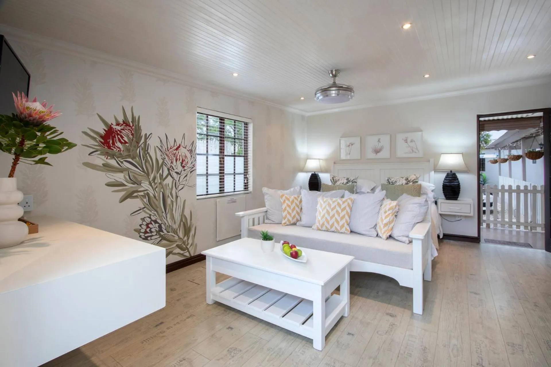 Shower, Bed in The Potting Shed Guest House