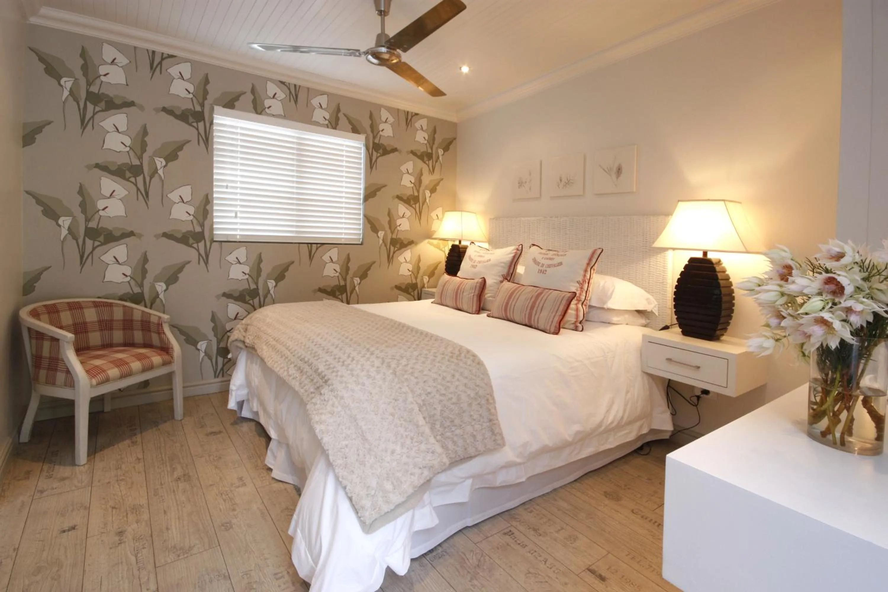 Coffee/tea facilities, Bed in The Potting Shed Guest House