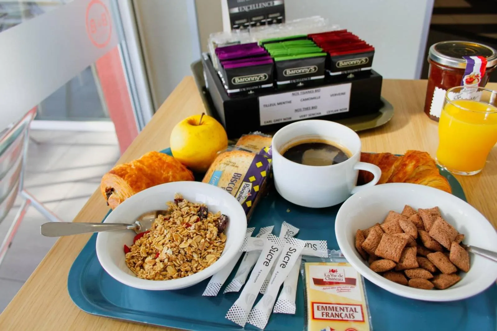 Breakfast in DOMITYS L'AIGRETTE BLEUE