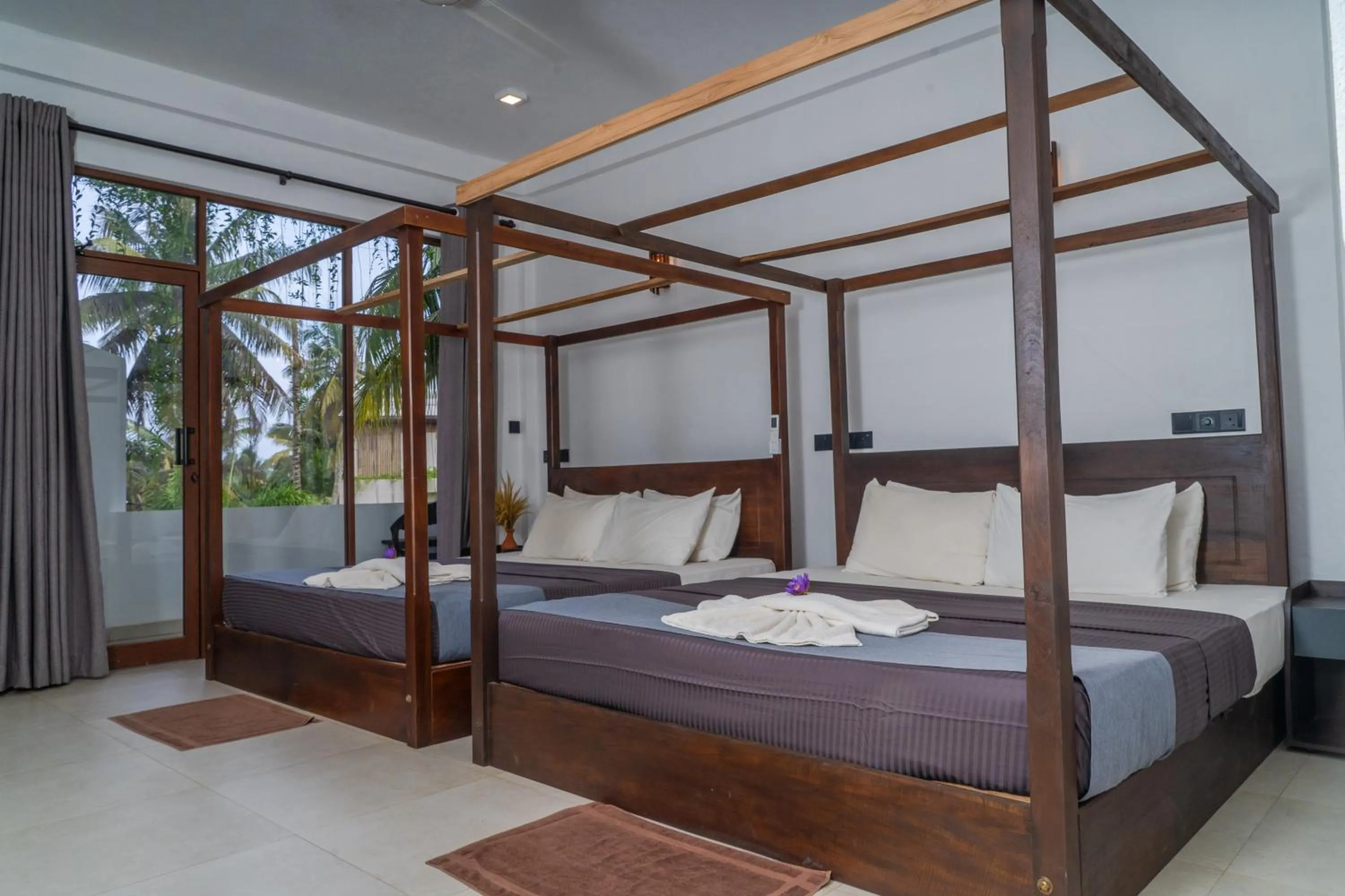 Bed in Bay Hiriketiya