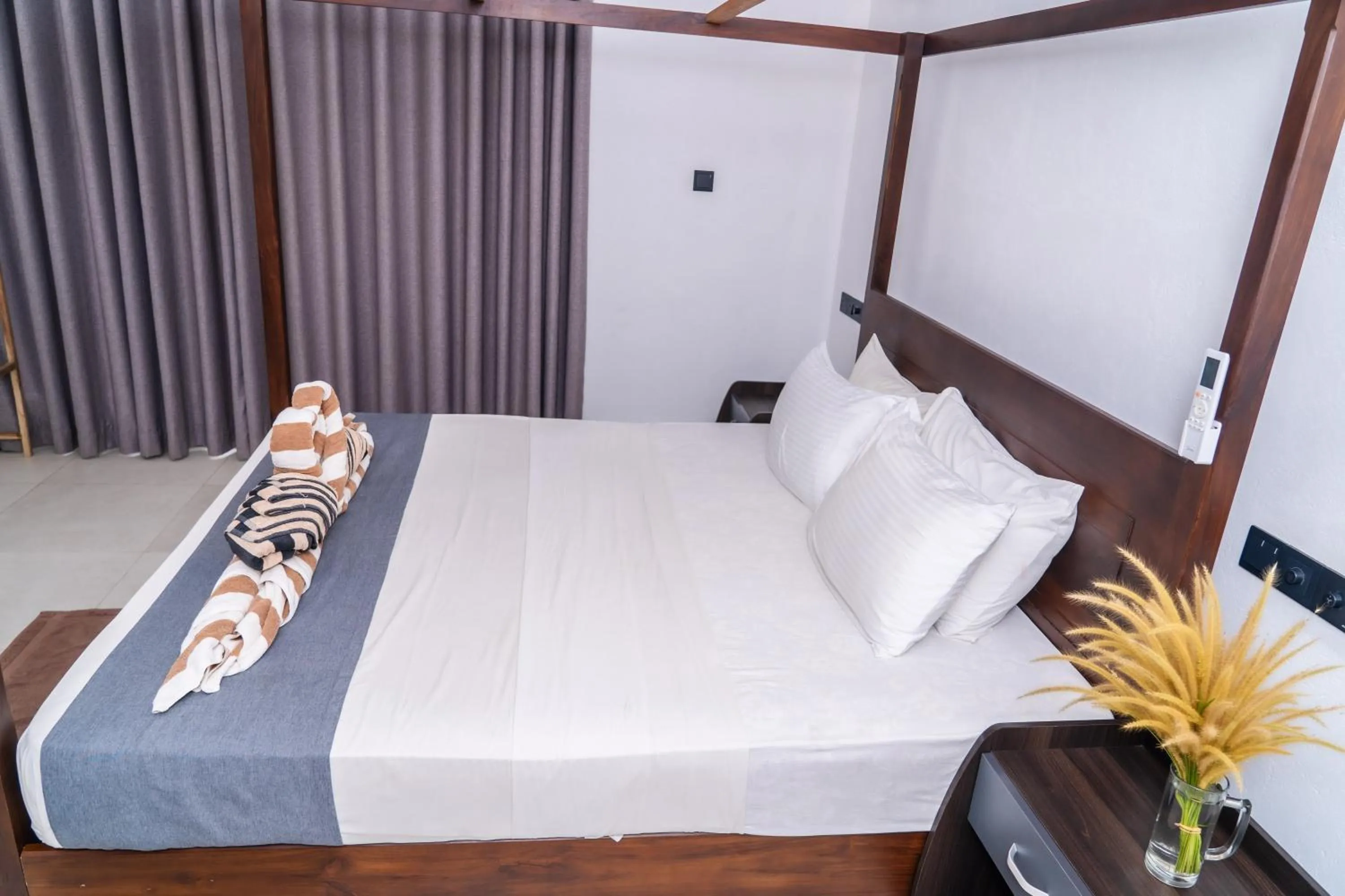 Bed in Bay Hiriketiya