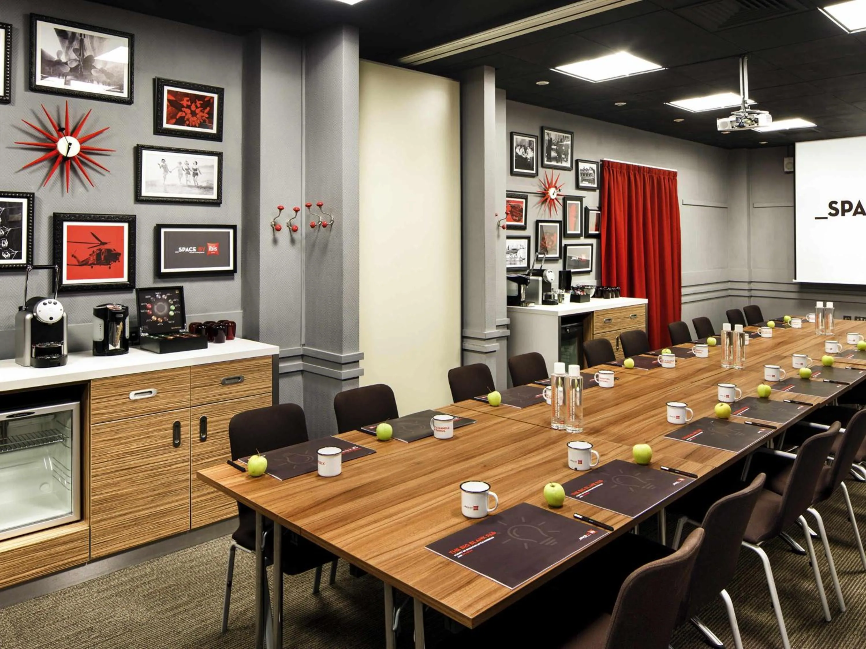 Meeting/conference room in ibis Southampton