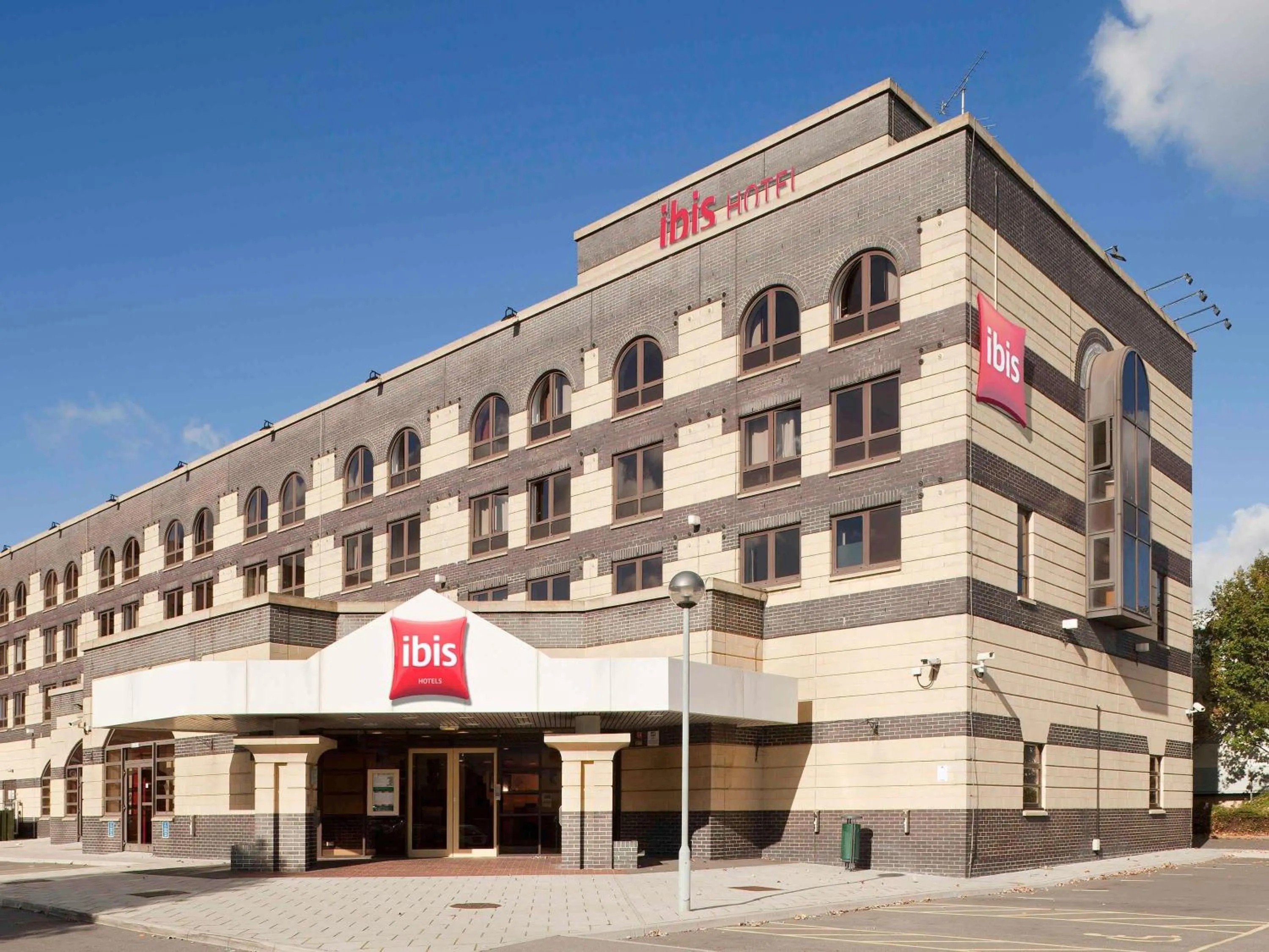 Property building in ibis Southampton