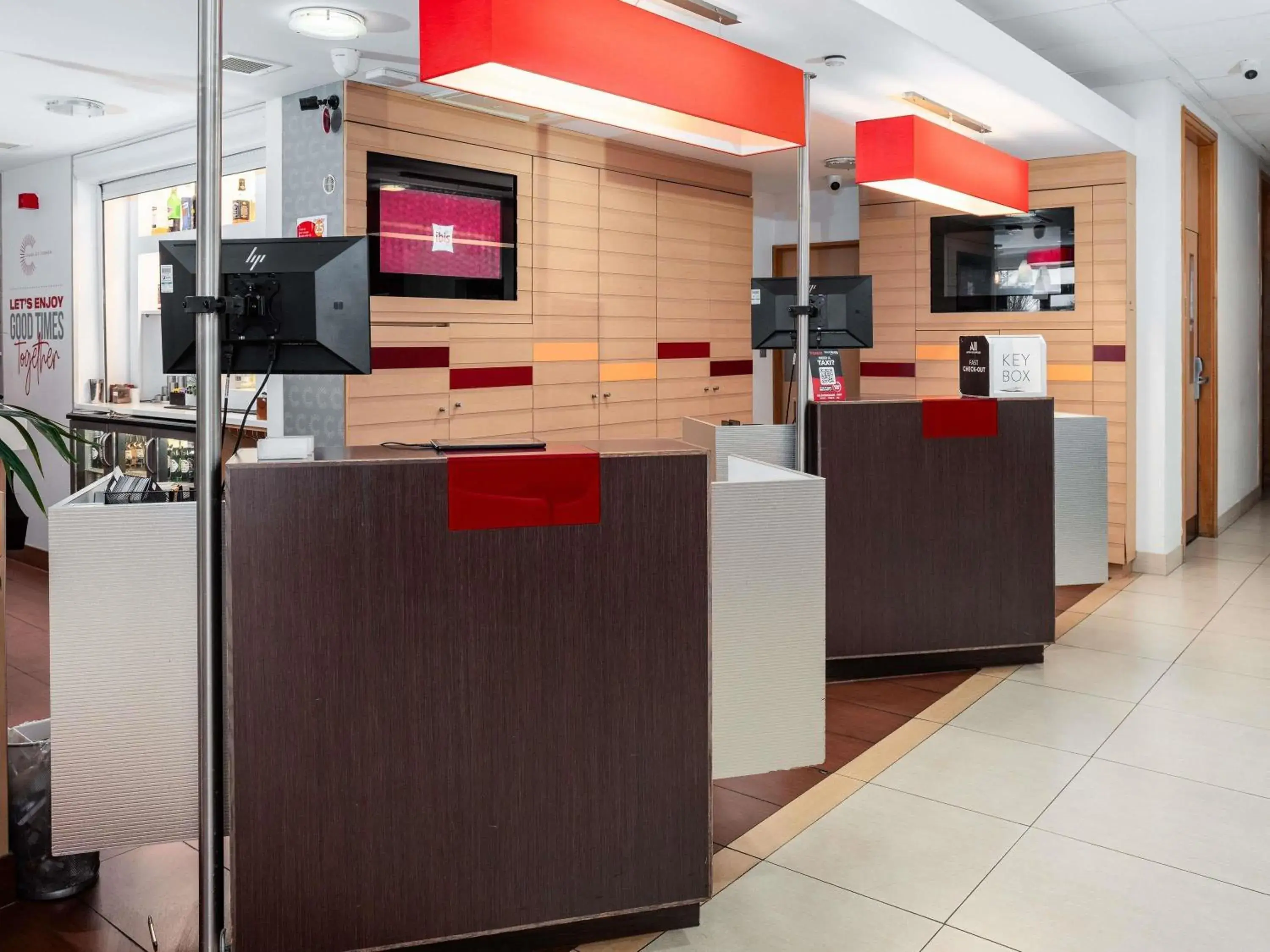 Property building in ibis Southampton Property building in ibis Southampton