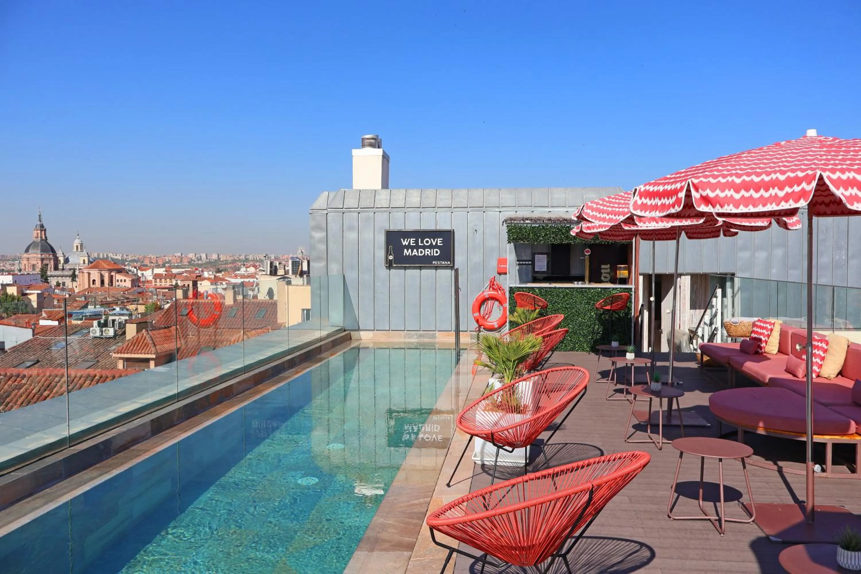 Swimming pool in Pestana Collection Plaza Mayor