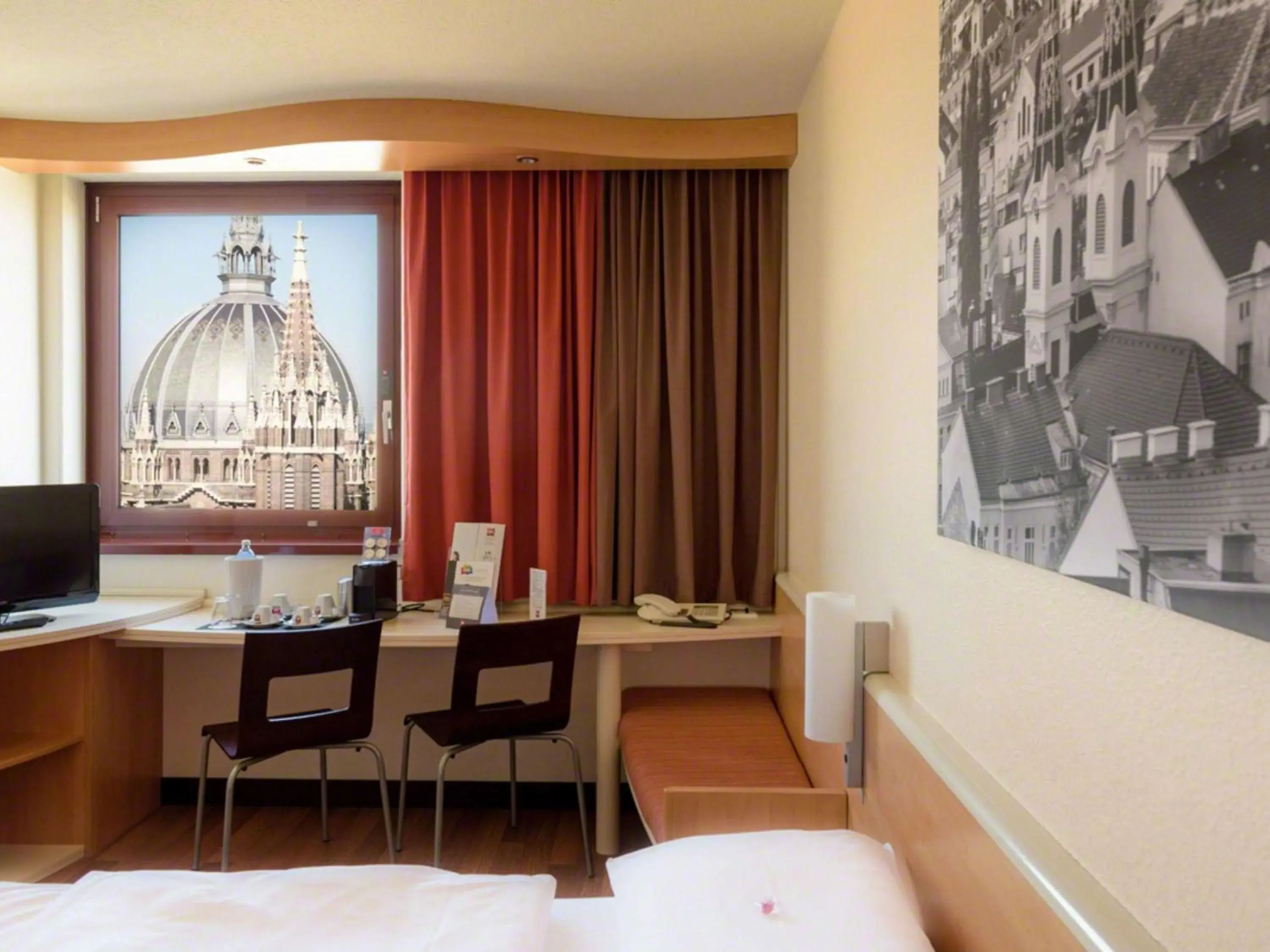 Bedroom in Ibis Wien Mariahilf Bedroom in Ibis Wien Mariahilf