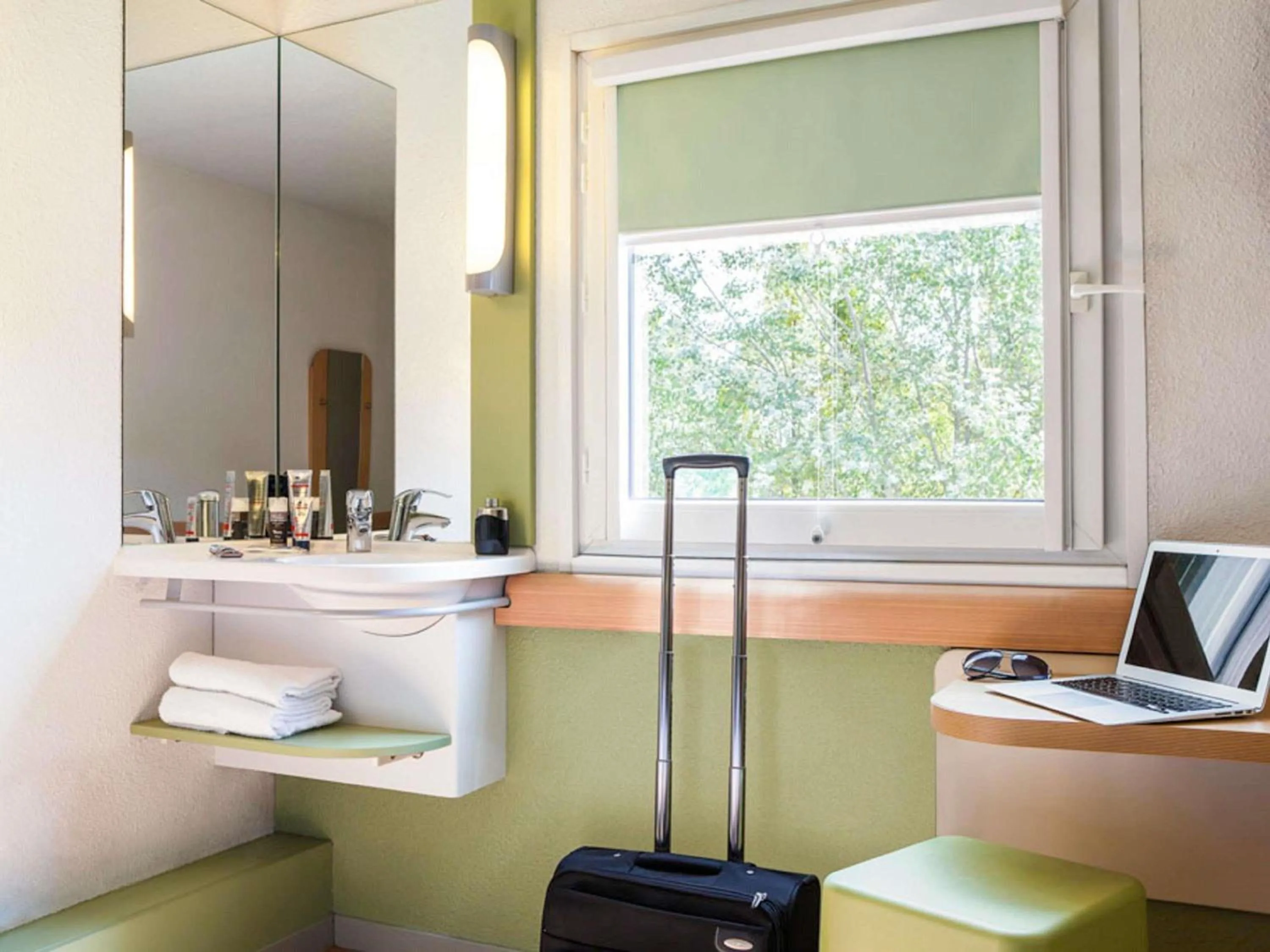 Bedroom in ibis budget Poitiers Nord Futuroscope