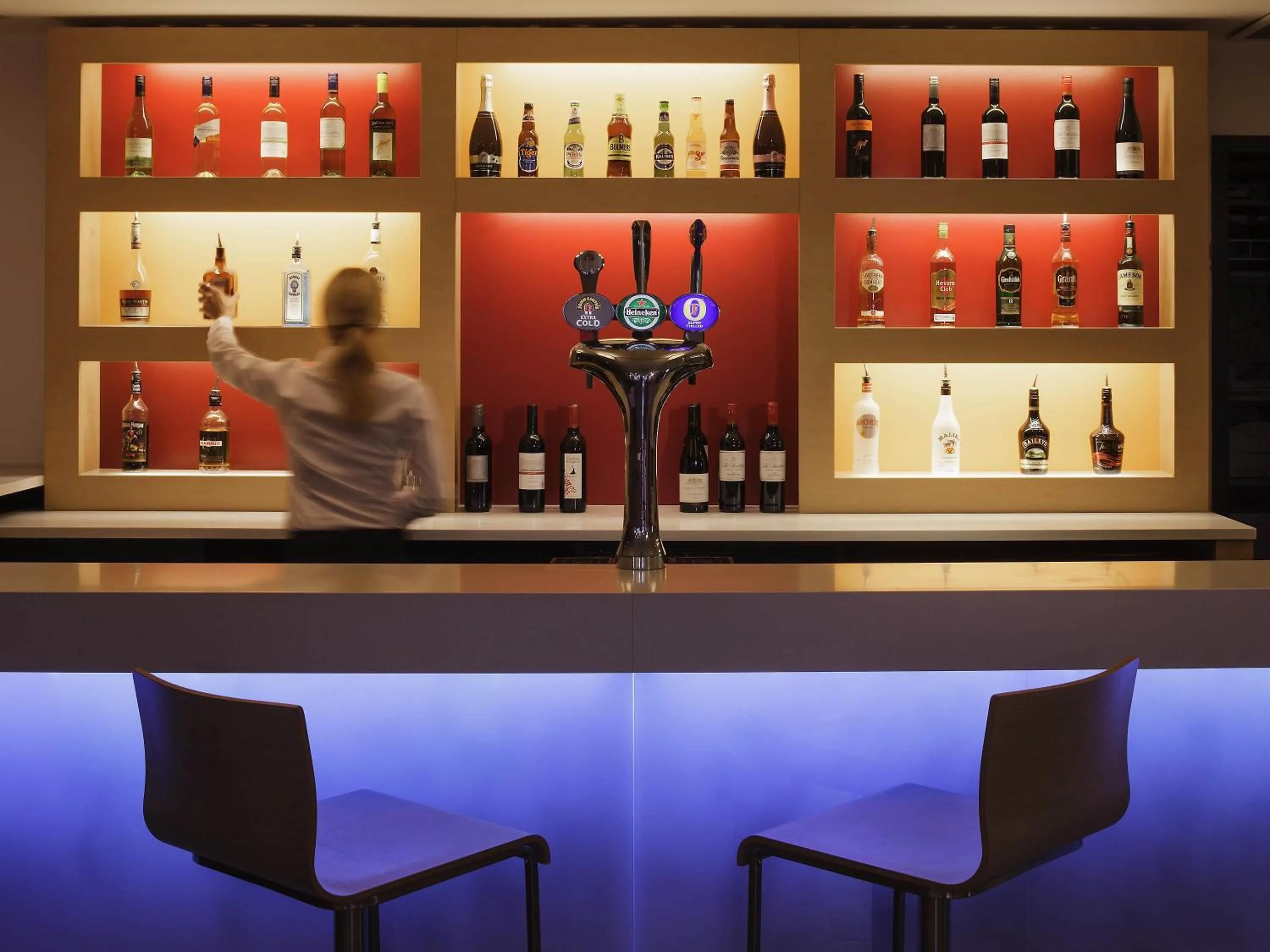 Restaurant/places to eat in ibis London Docklands Canary Wharf