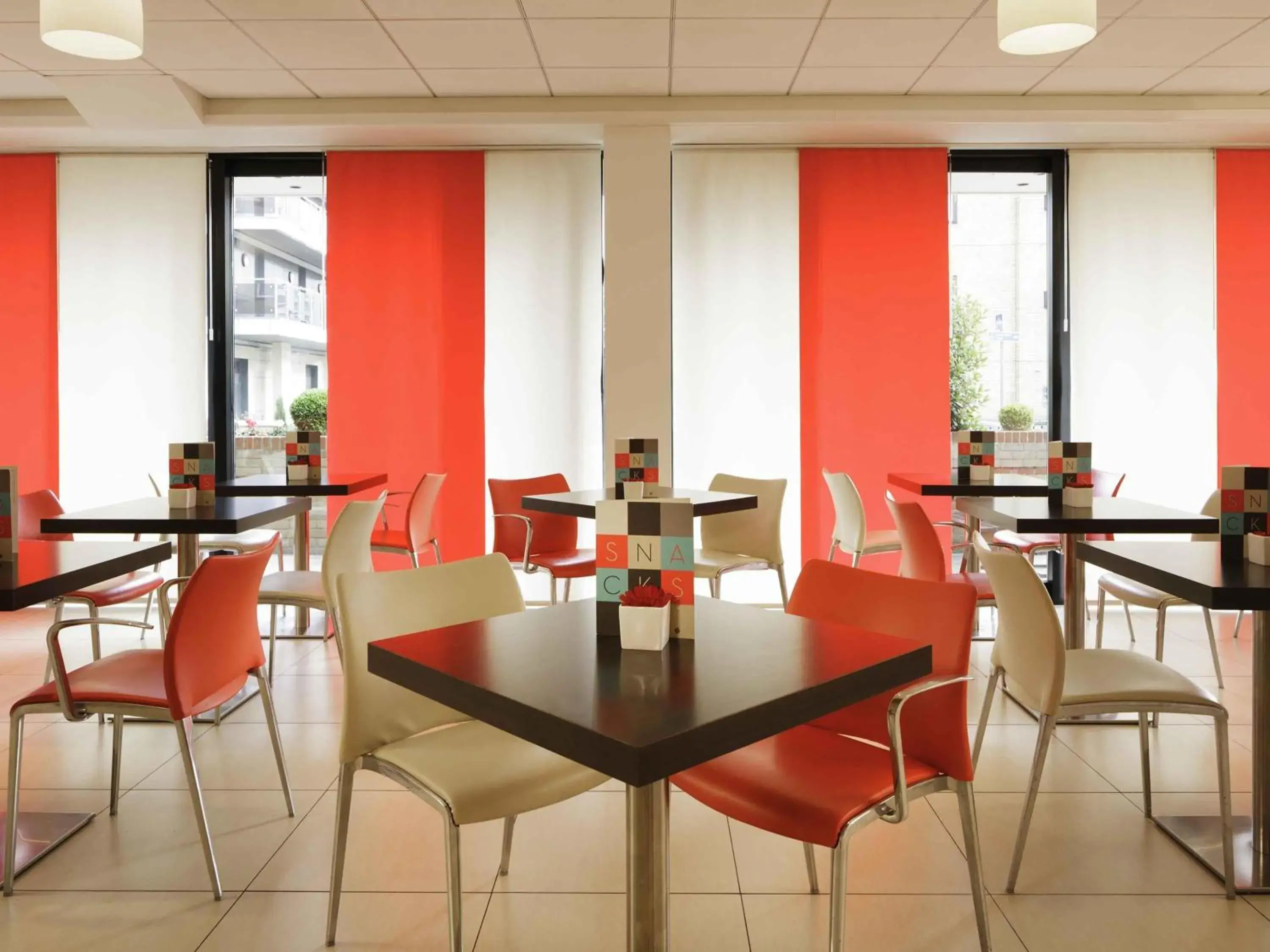 Restaurant/places to eat in ibis London Docklands Canary Wharf Restaurant/places to eat in ibis London Docklands Canary Wharf