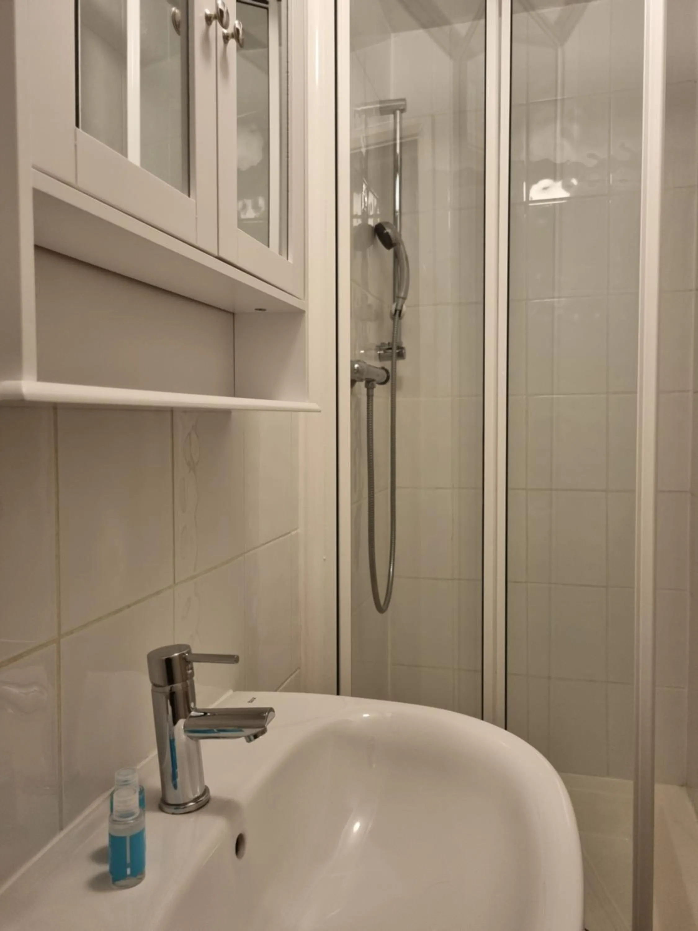 Shower in The Windmill Hotel