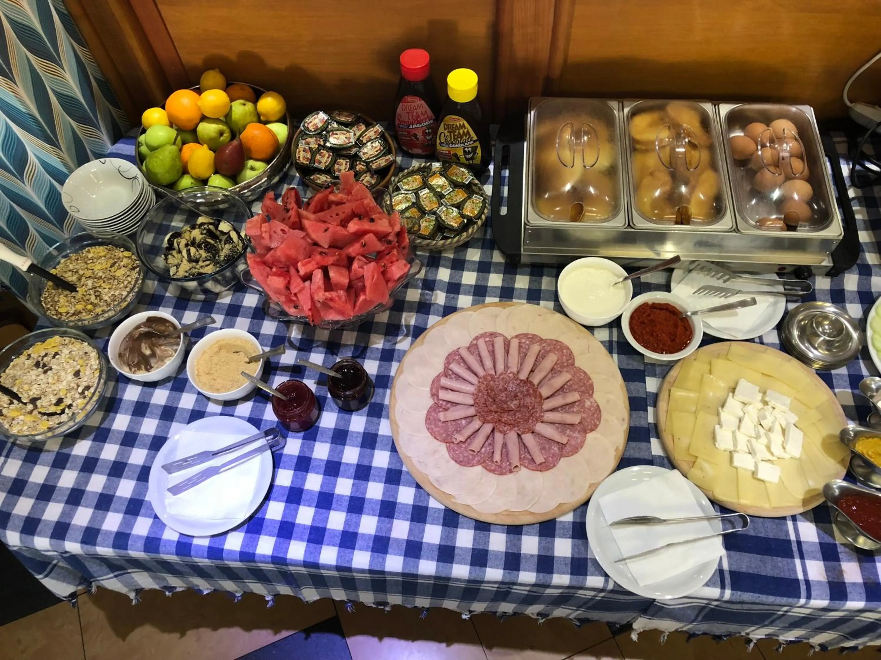 Buffet breakfast in Garni Hotel Lake