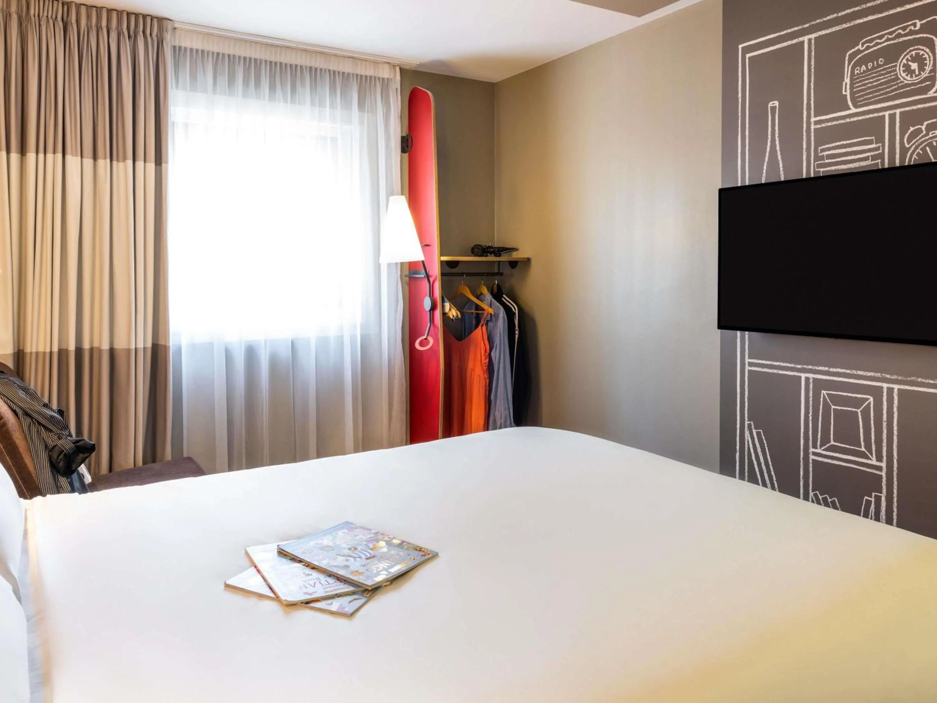 Bedroom, Bed in ibis Manchester Centre Princess Street