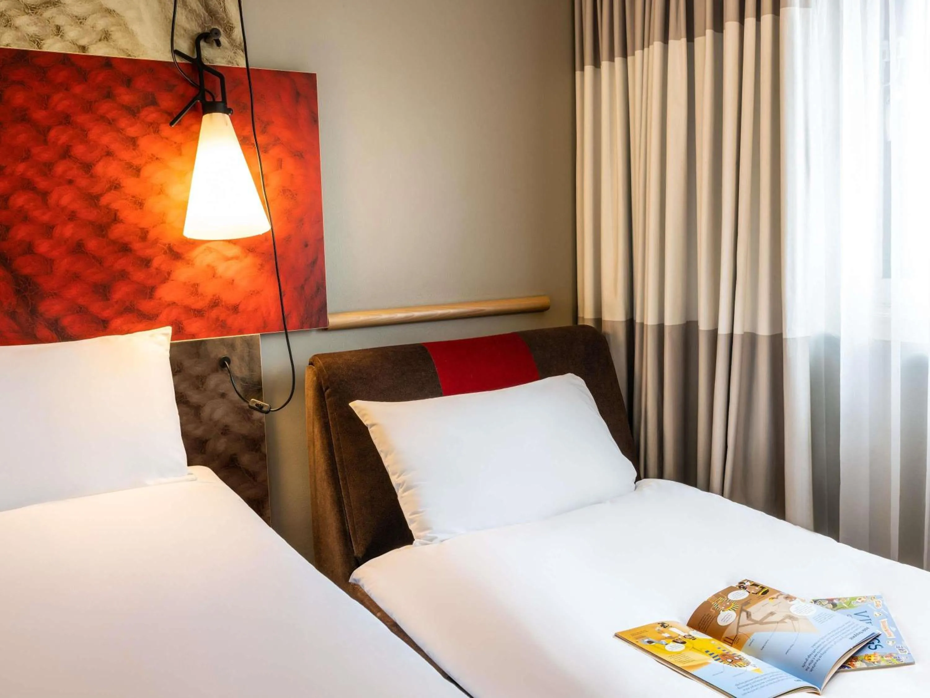 Bedroom, Bed in ibis Manchester Centre Princess Street