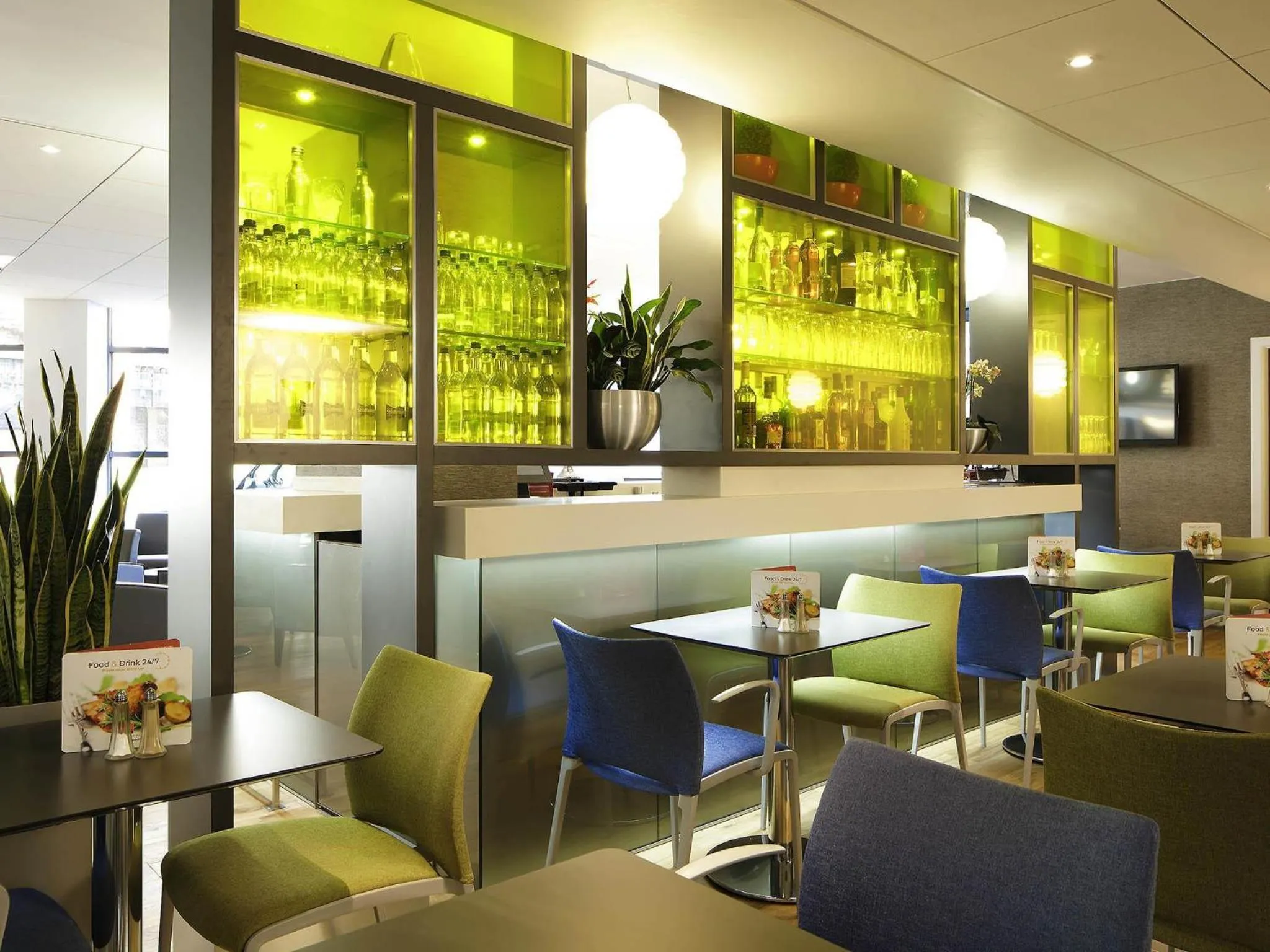Restaurant/places to eat in ibis Manchester Centre Princess Street