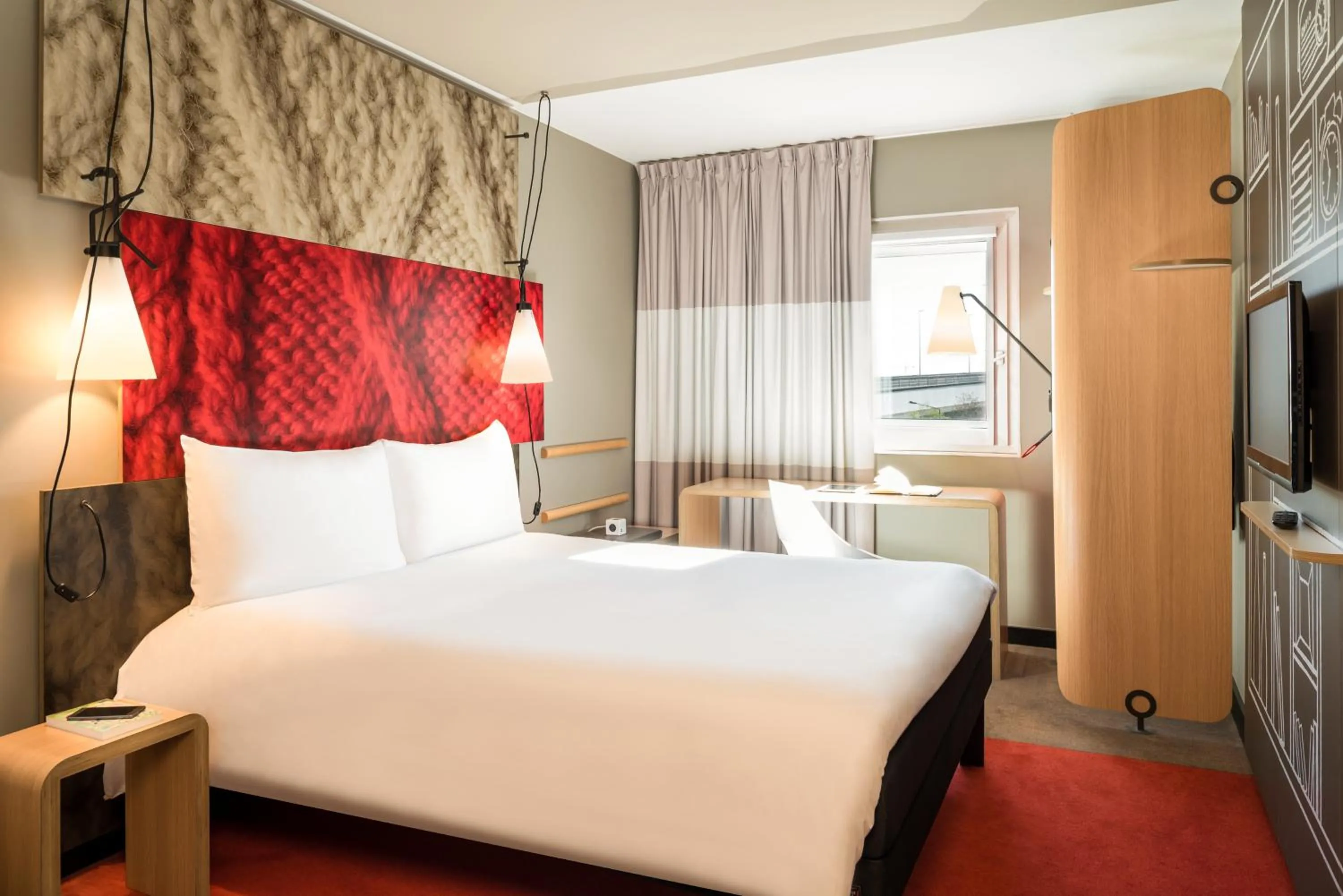 Bed in ibis Manchester Centre Princess Street